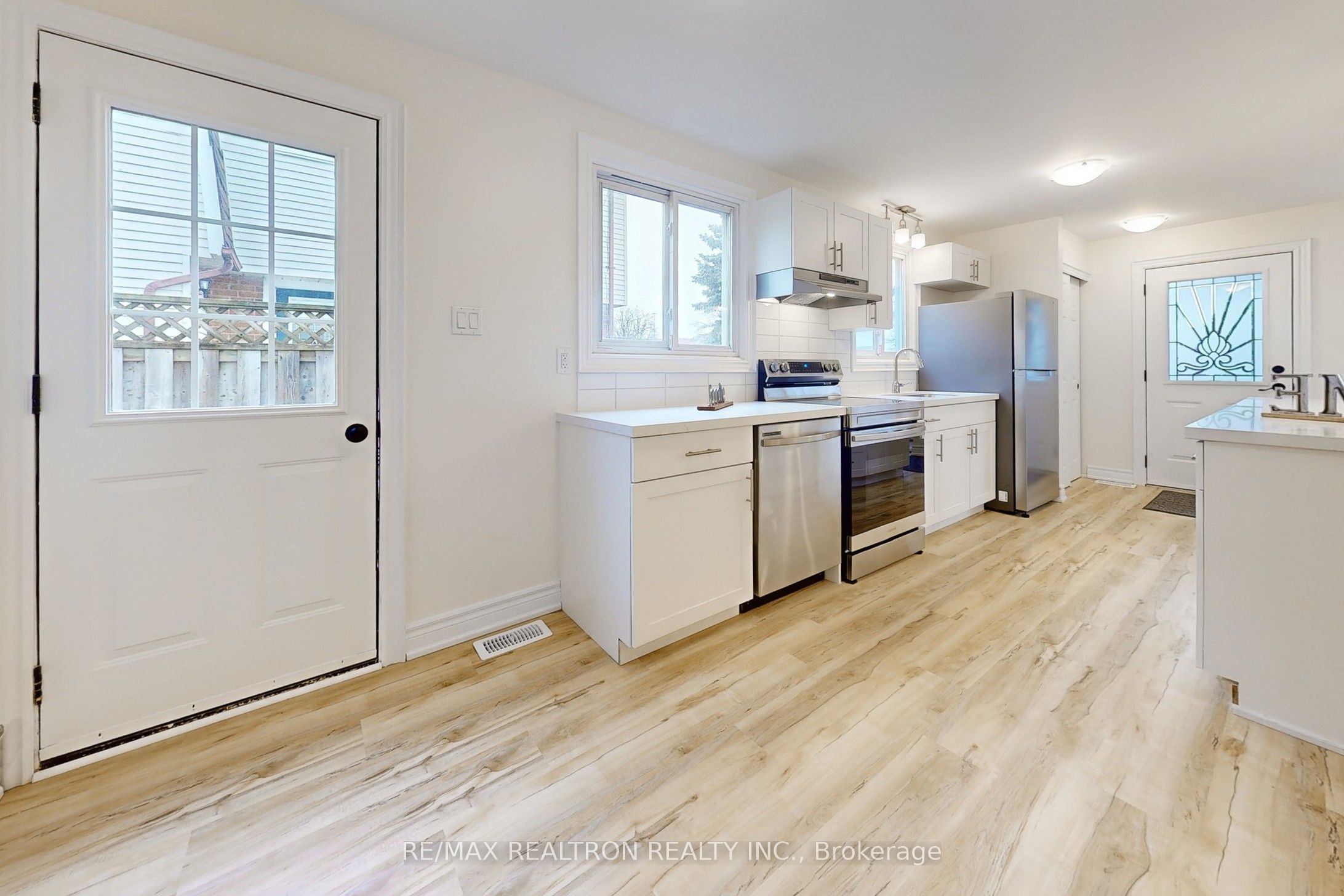 Photo 38 of 551 Salisbury Street, Oshawa, Vanier — HOMEH