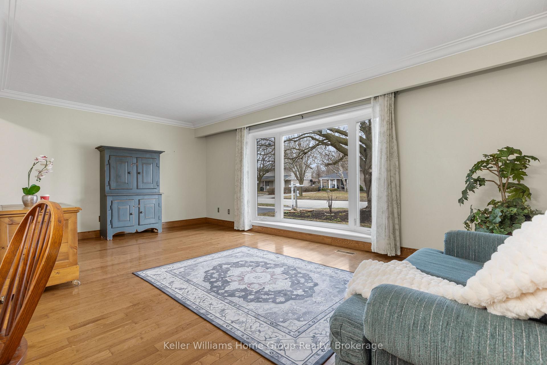 Photo 6 of 9 Sunnylea Crescent, Guelph, General Hospital — HOMEH