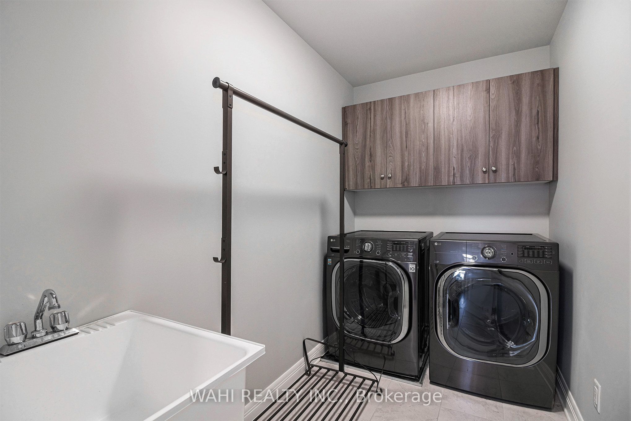 Photo 53 of 218 Avro Circle, Ottawa, CFB Rockcliffe and Area — HOMEH