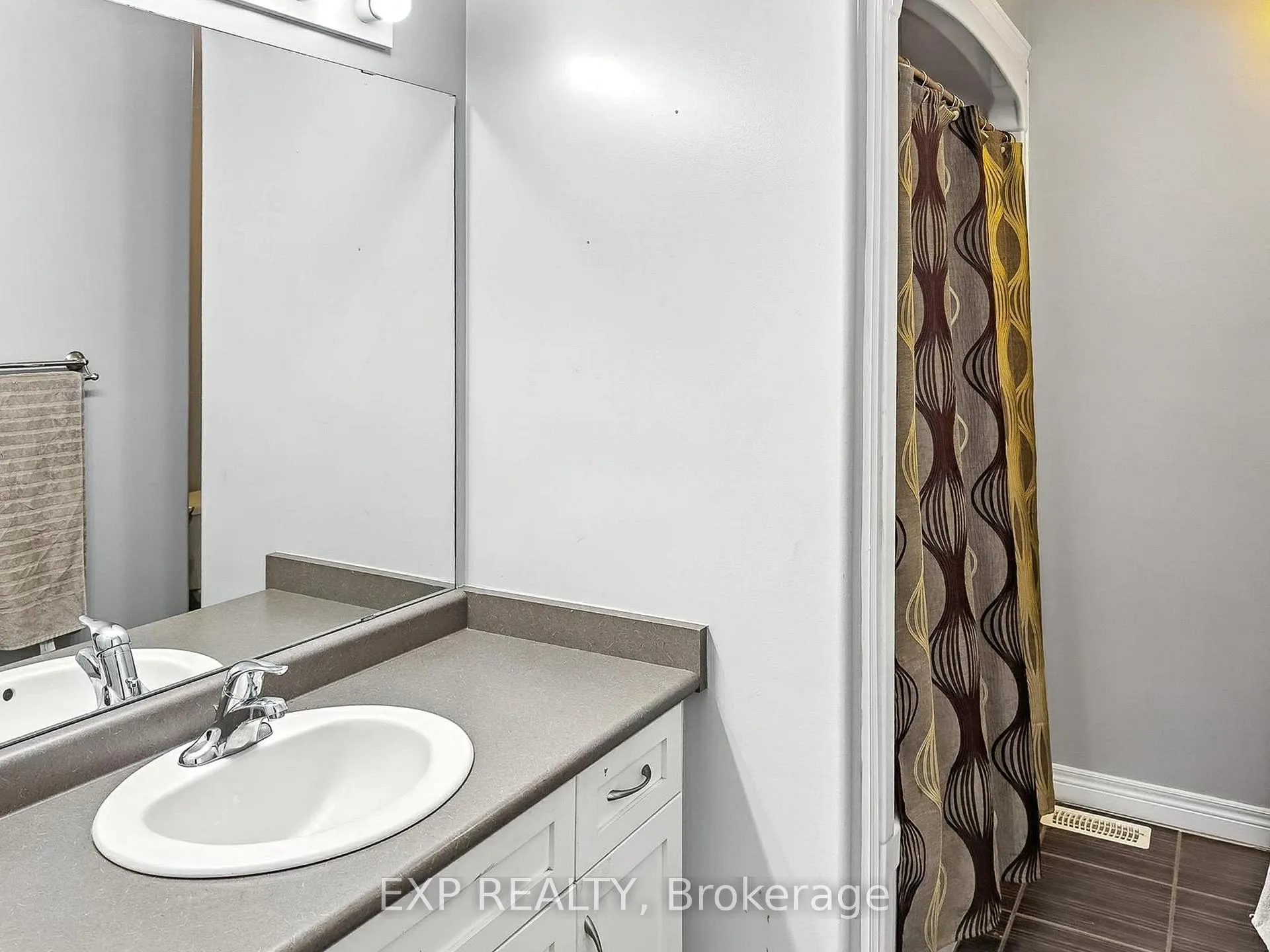 Photo 13 of 66 Fall Fair Way, Hamilton, Binbrook — HOMEH