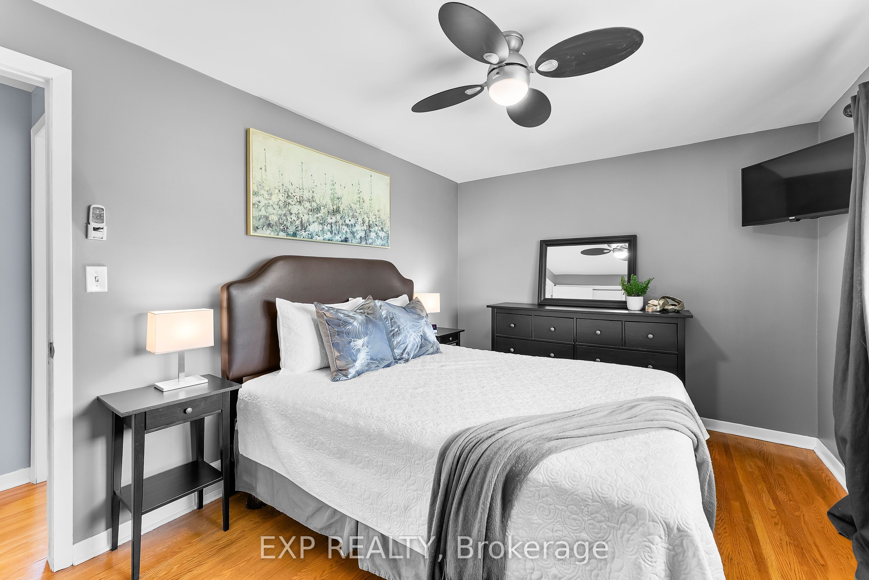 Photo 74 of 7 Saturn Court, St. Catharines, Bunting/Linwell — HOMEH
