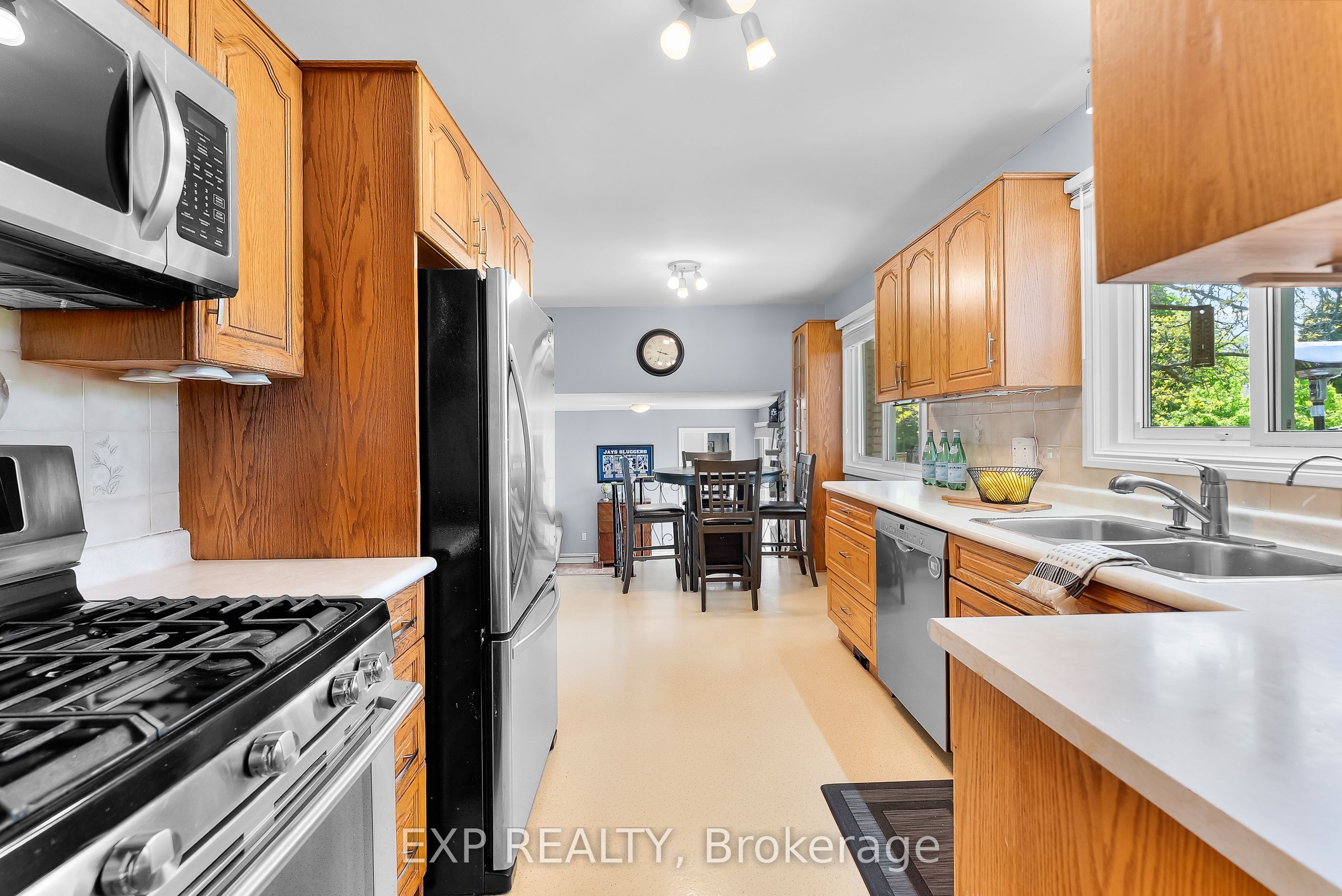 Photo 61 of 7 Saturn Court, St. Catharines, Bunting/Linwell — HOMEH