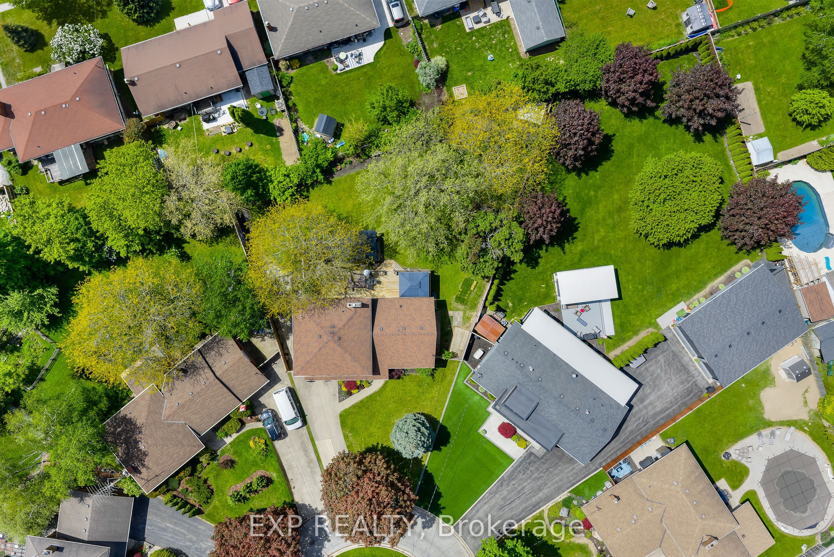 Photo 51 of 7 Saturn Court, St. Catharines, Bunting/Linwell — HOMEH
