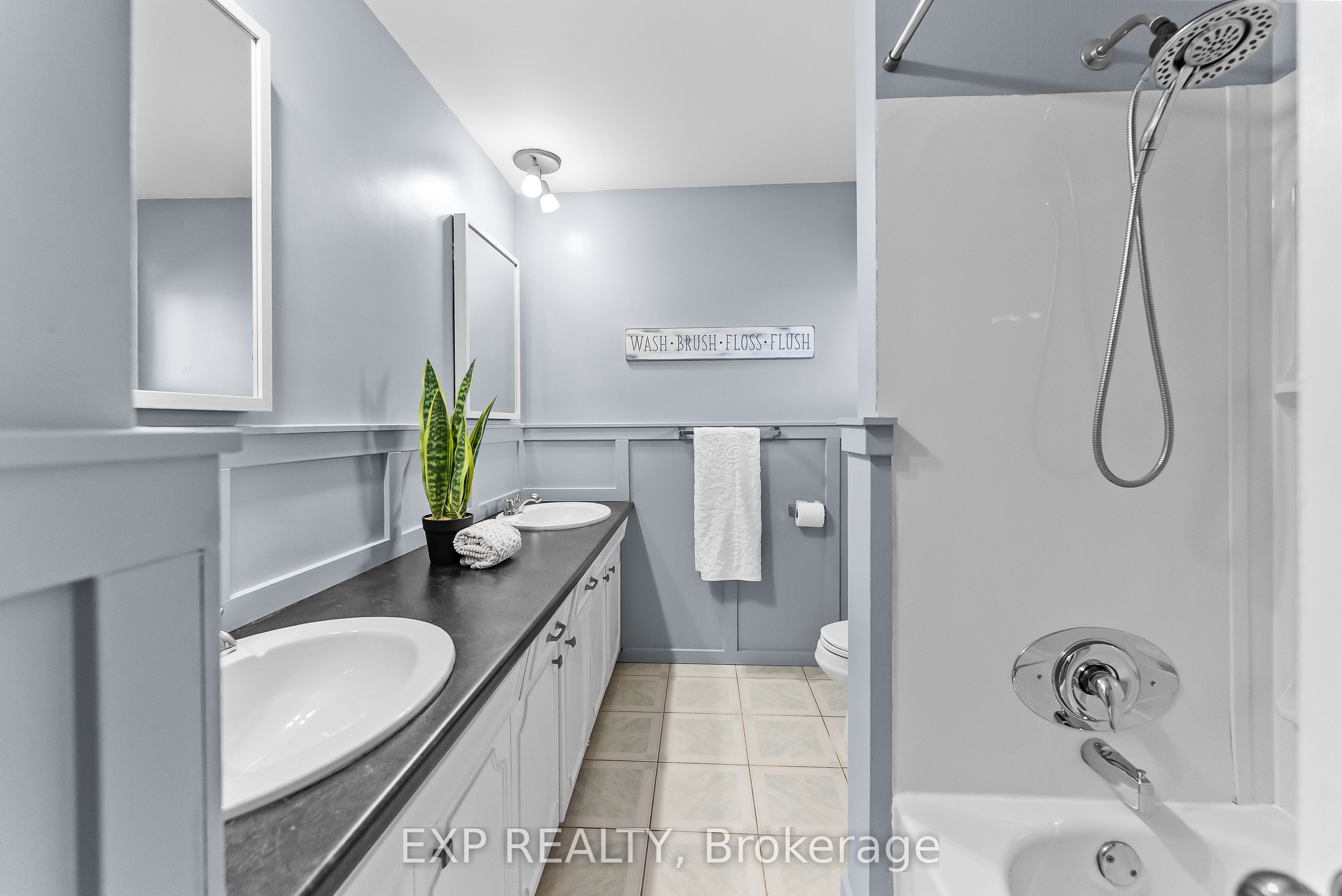 Photo 75 of 7 Saturn Court, St. Catharines, Bunting/Linwell — HOMEH