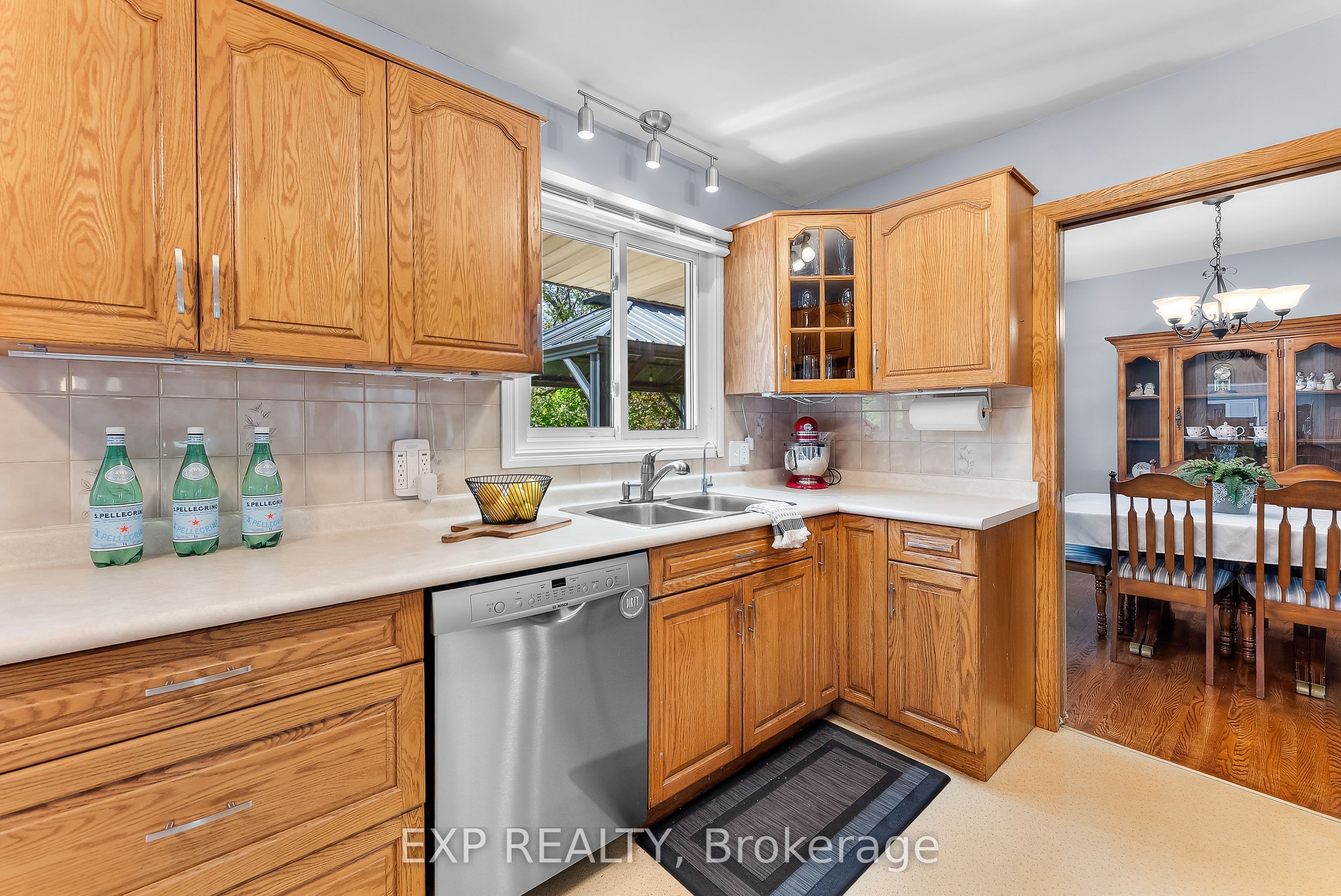 Photo 62 of 7 Saturn Court, St. Catharines, Bunting/Linwell — HOMEH