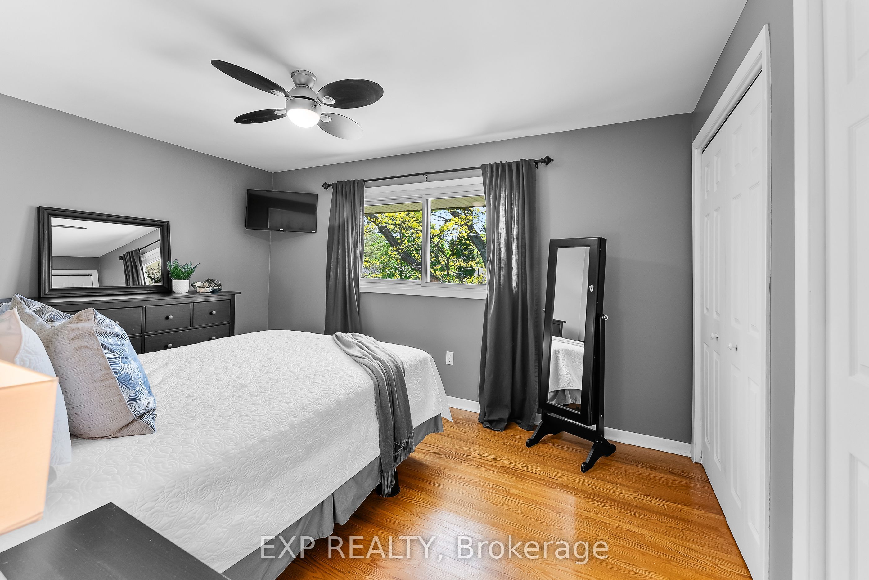 Photo 73 of 7 Saturn Court, St. Catharines, Bunting/Linwell — HOMEH