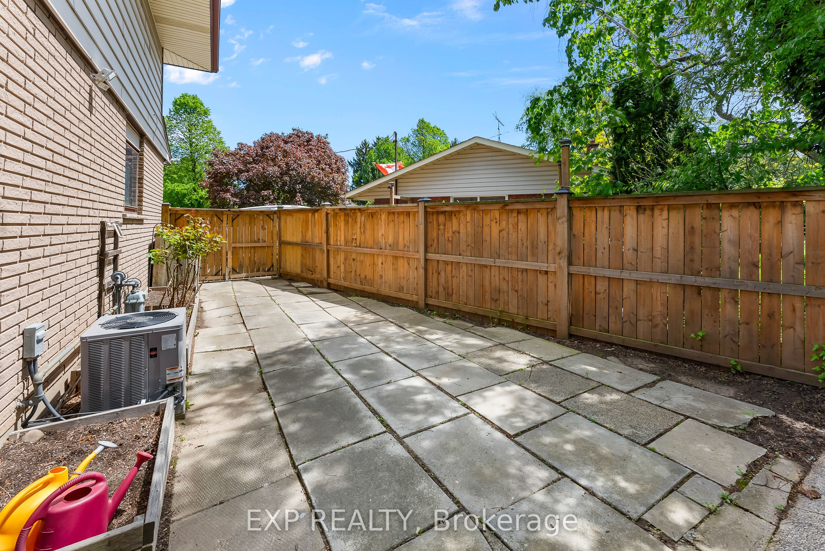 Photo 89 of 7 Saturn Court, St. Catharines, Bunting/Linwell — HOMEH