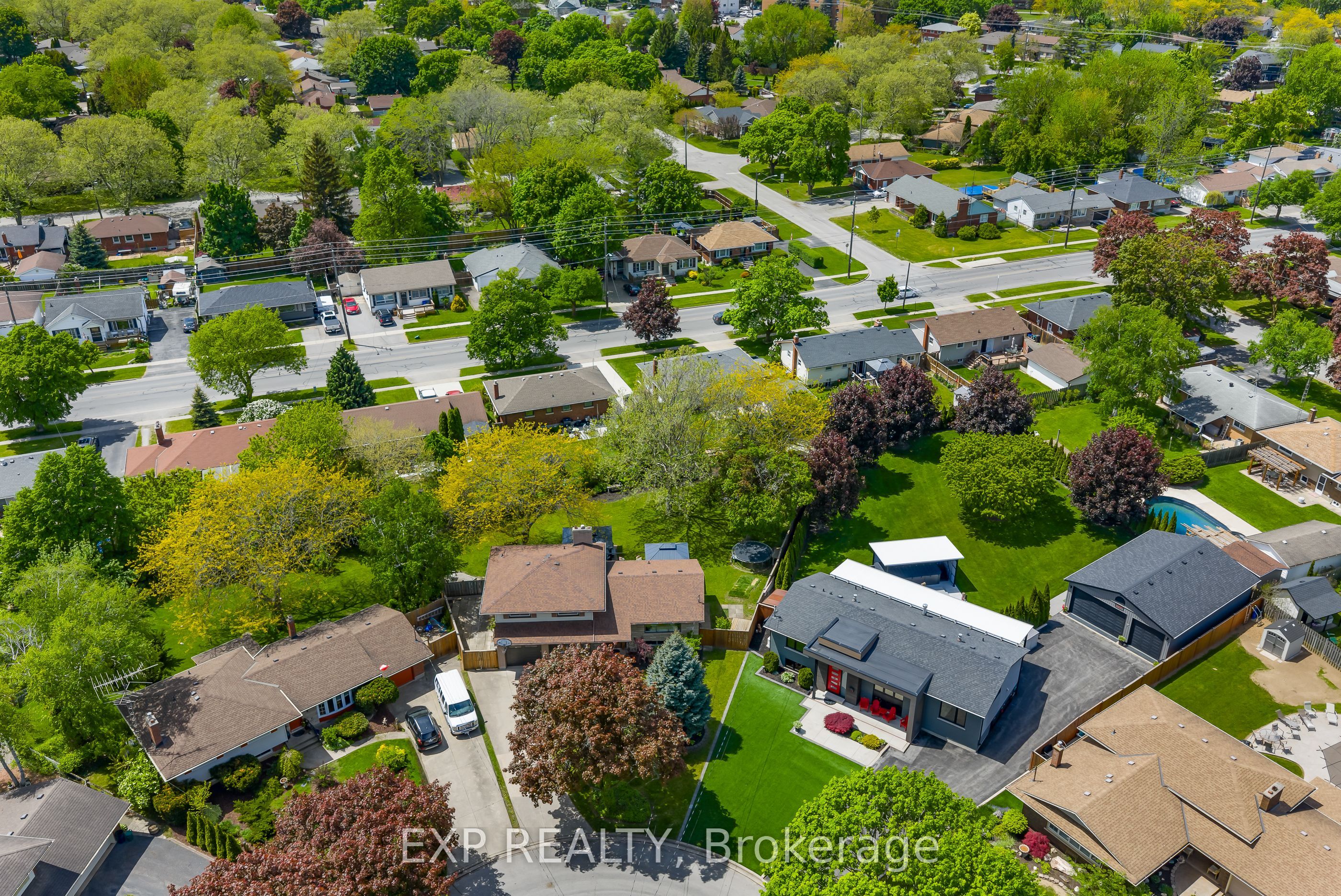 Photo 50 of 7 Saturn Court, St. Catharines, Bunting/Linwell — HOMEH