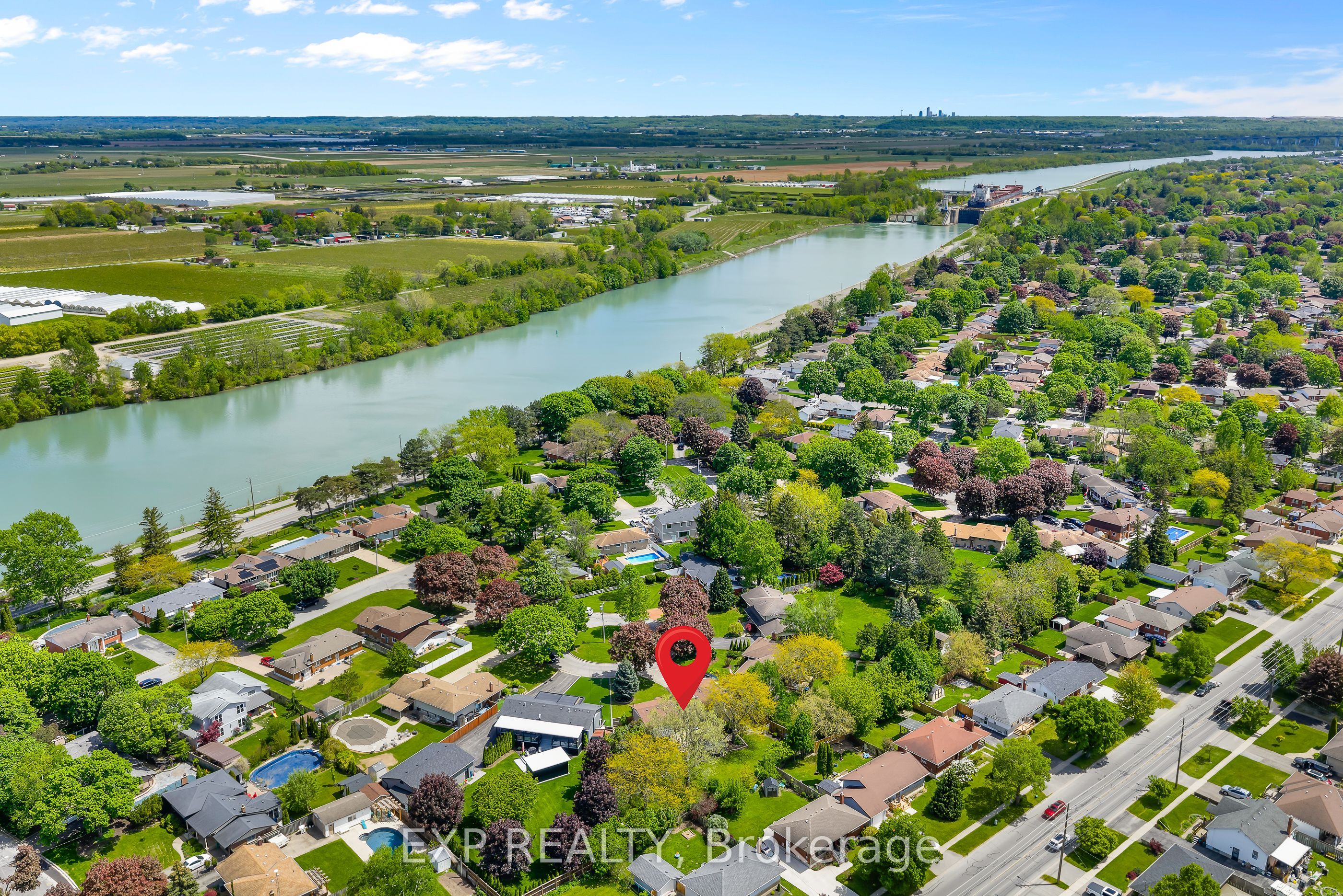 Photo 52 of 7 Saturn Court, St. Catharines, Bunting/Linwell — HOMEH