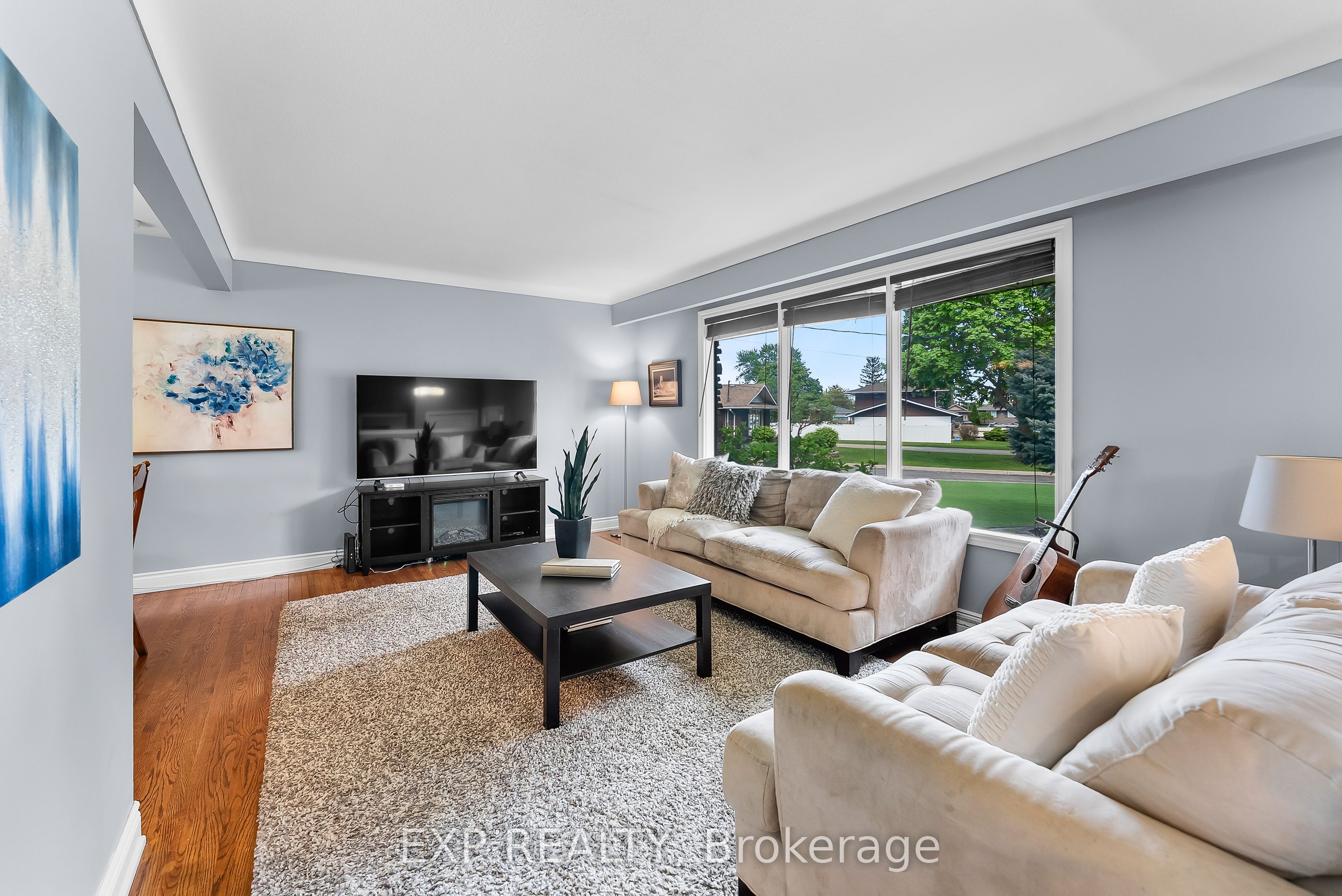 Photo 56 of 7 Saturn Court, St. Catharines, Bunting/Linwell — HOMEH