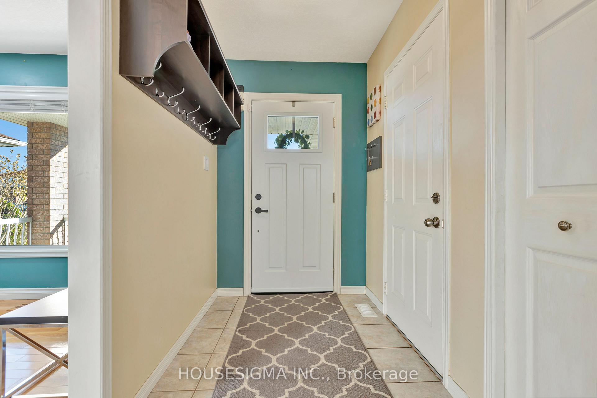 Photo 8 of 134 Deerpath Drive, Guelph, Willow West/Sugarbush/West Acres — HOMEH