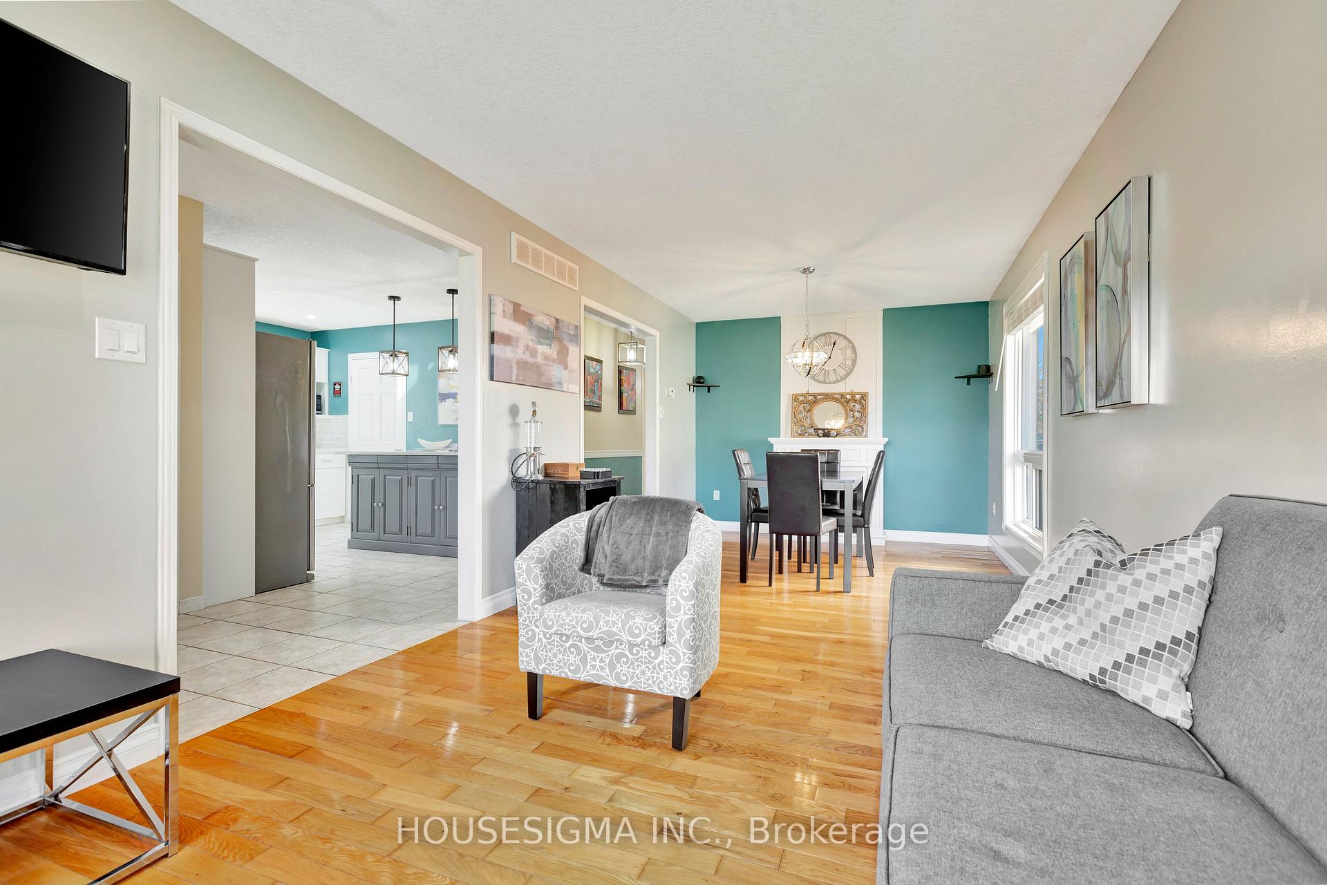 Photo 11 of 134 Deerpath Drive, Guelph, Willow West/Sugarbush/West Acres — HOMEH