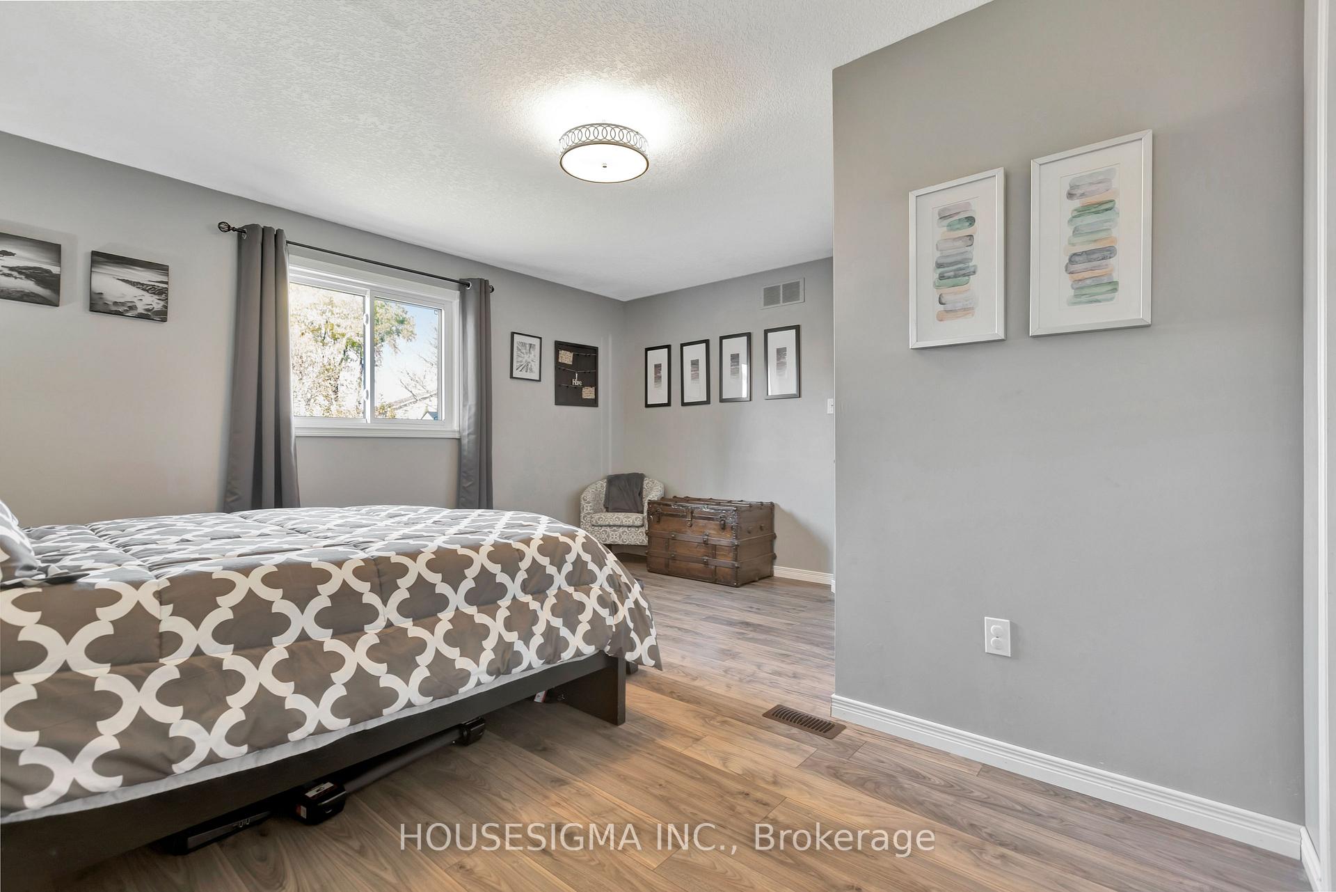 Photo 18 of 134 Deerpath Drive, Guelph, Willow West/Sugarbush/West Acres — HOMEH