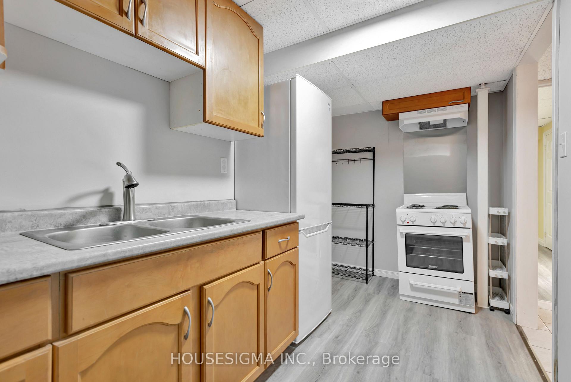 Photo 33 of 134 Deerpath Drive, Guelph, Willow West/Sugarbush/West Acres — HOMEH