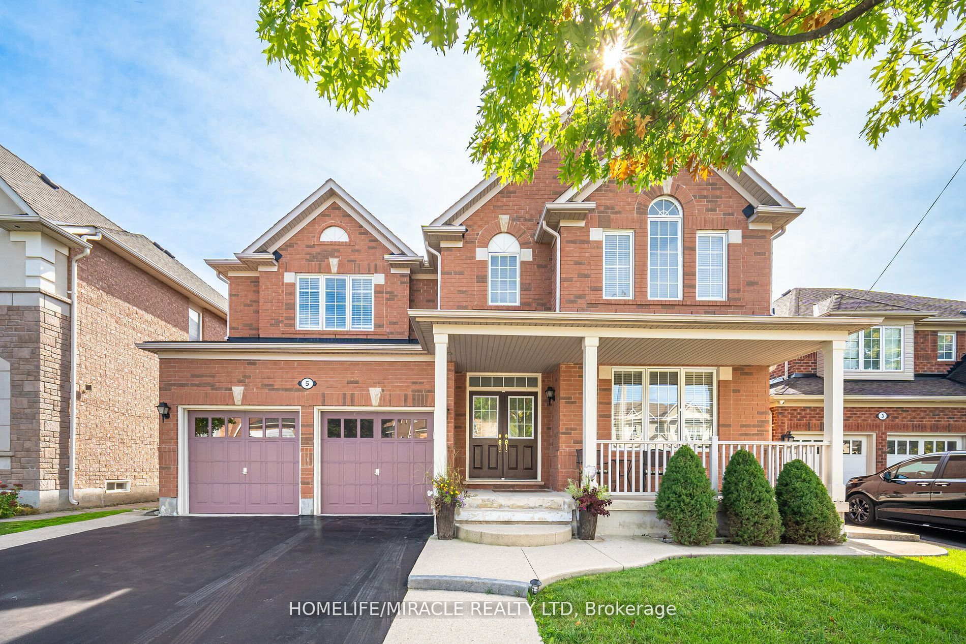 Photo 2 of 5 Valleywest Road, Brampton, Vales of Castlemore — HOMEH