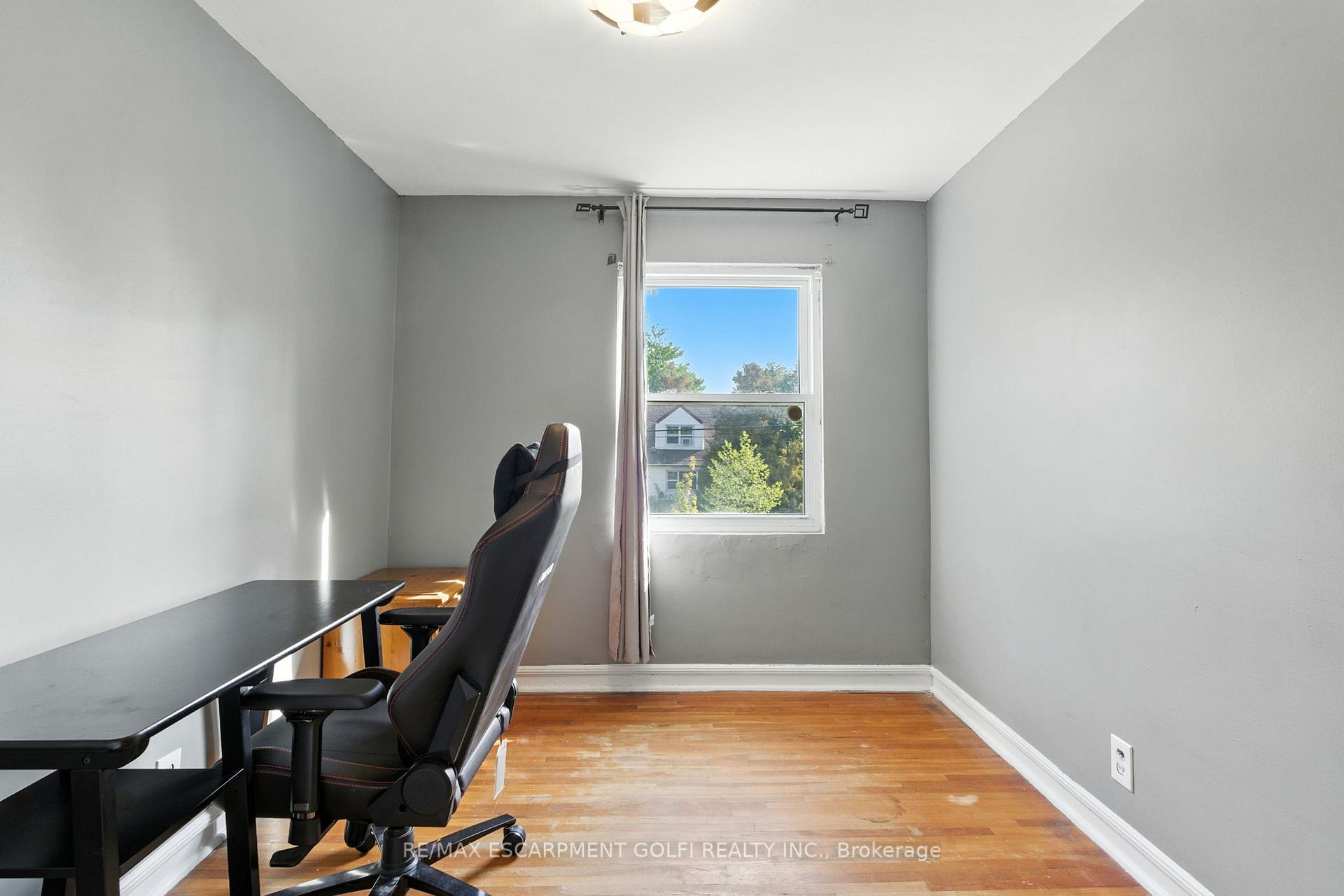 Photo 11 of 11 Eastvale Place, Hamilton, McQuesten — HOMEH