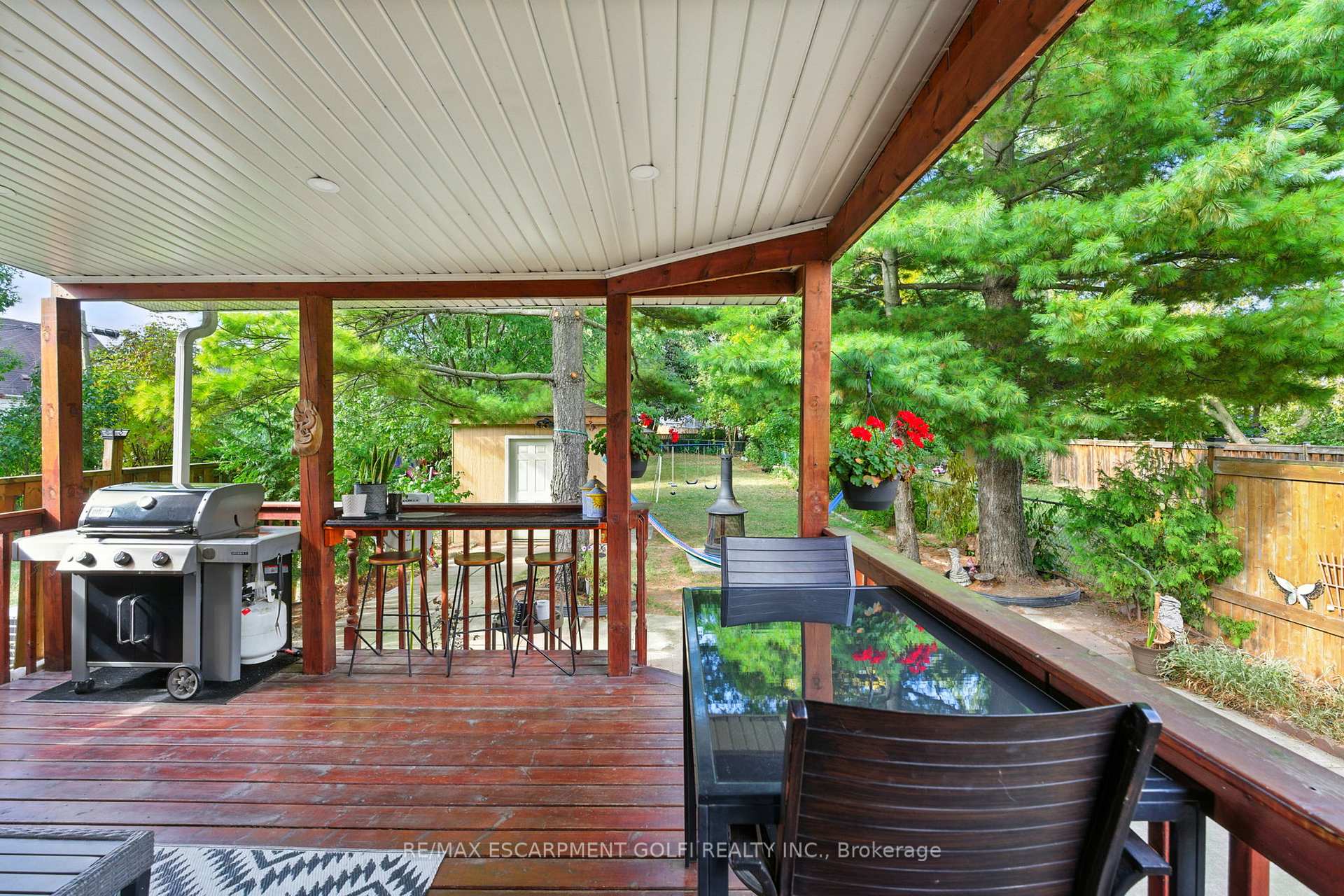 Photo 12 of 11 Eastvale Place, Hamilton, McQuesten — HOMEH