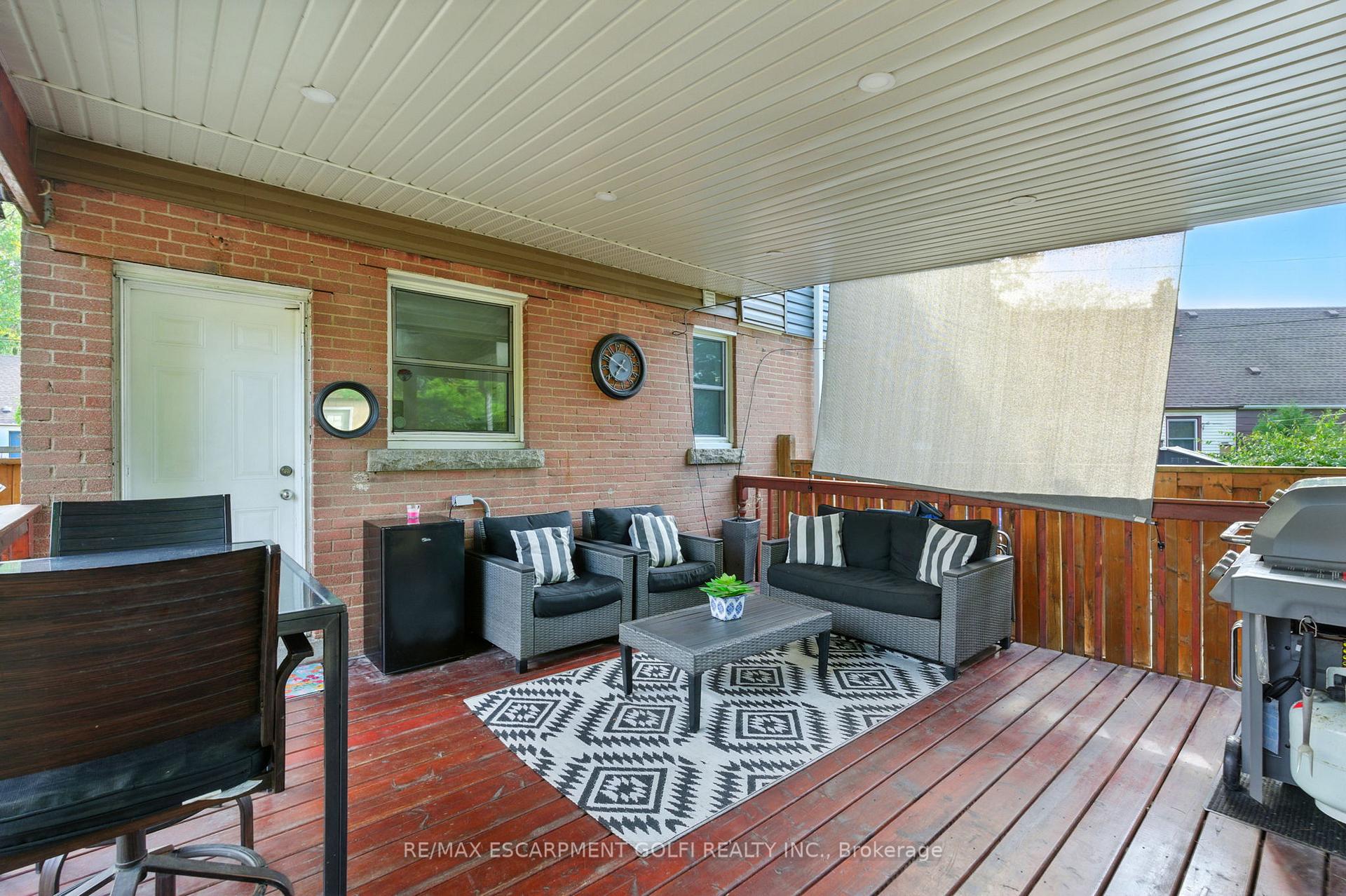 Photo 13 of 11 Eastvale Place, Hamilton, McQuesten — HOMEH