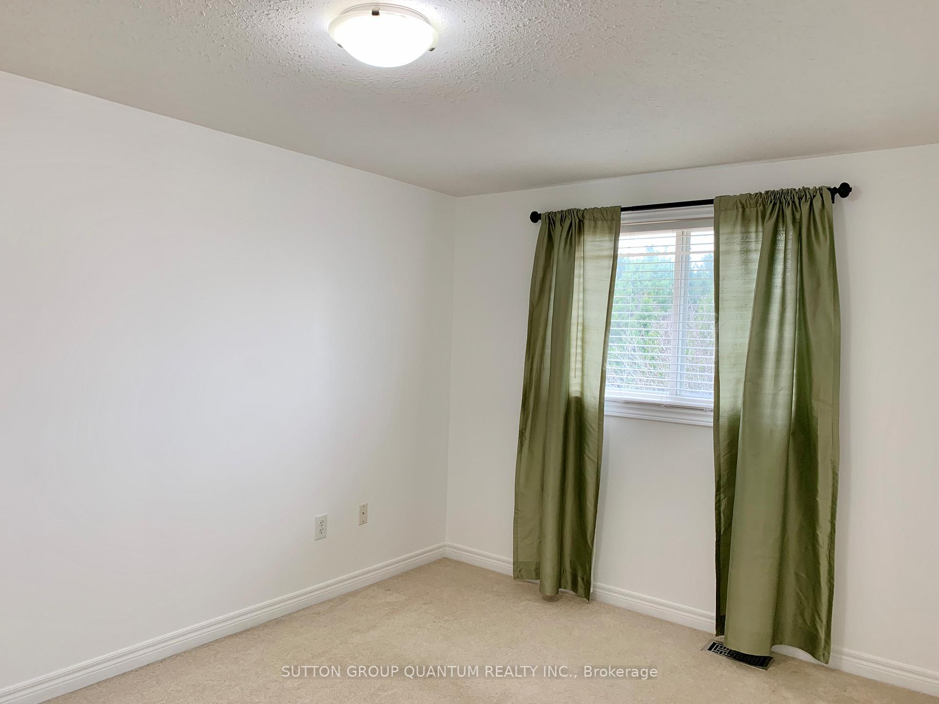 Photo 23 of 7 Hayward Crescent, Guelph, Clairfields/Hanlon Business Park — HOMEH