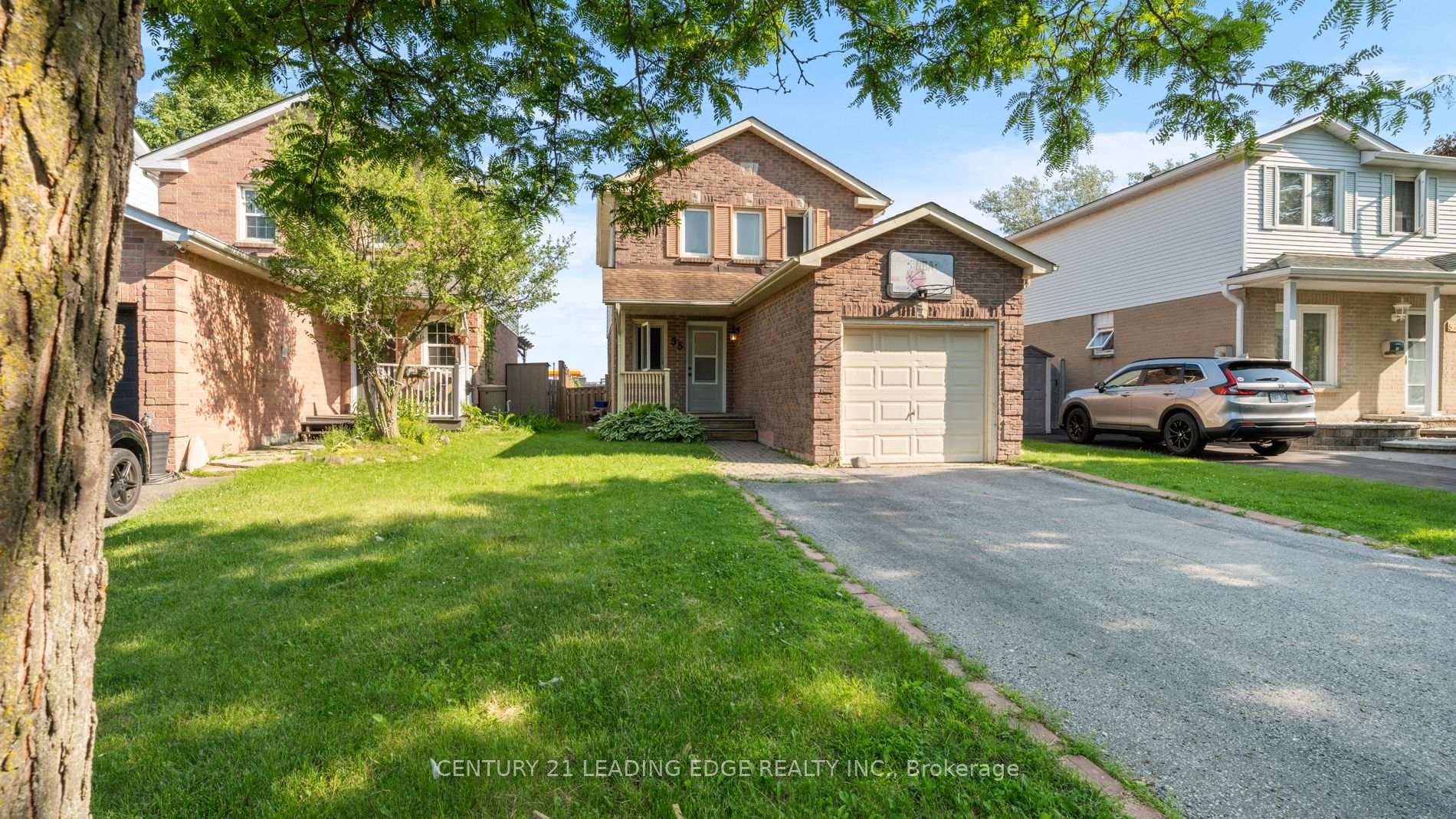 Front of 55 Turnberry Crescent