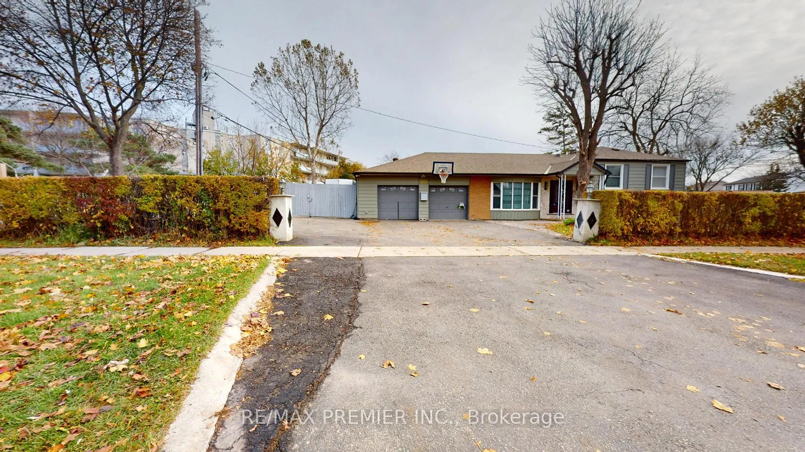 Photo 1 of 425 Balmoral Drive, Brampton, Avondale — HOMEH