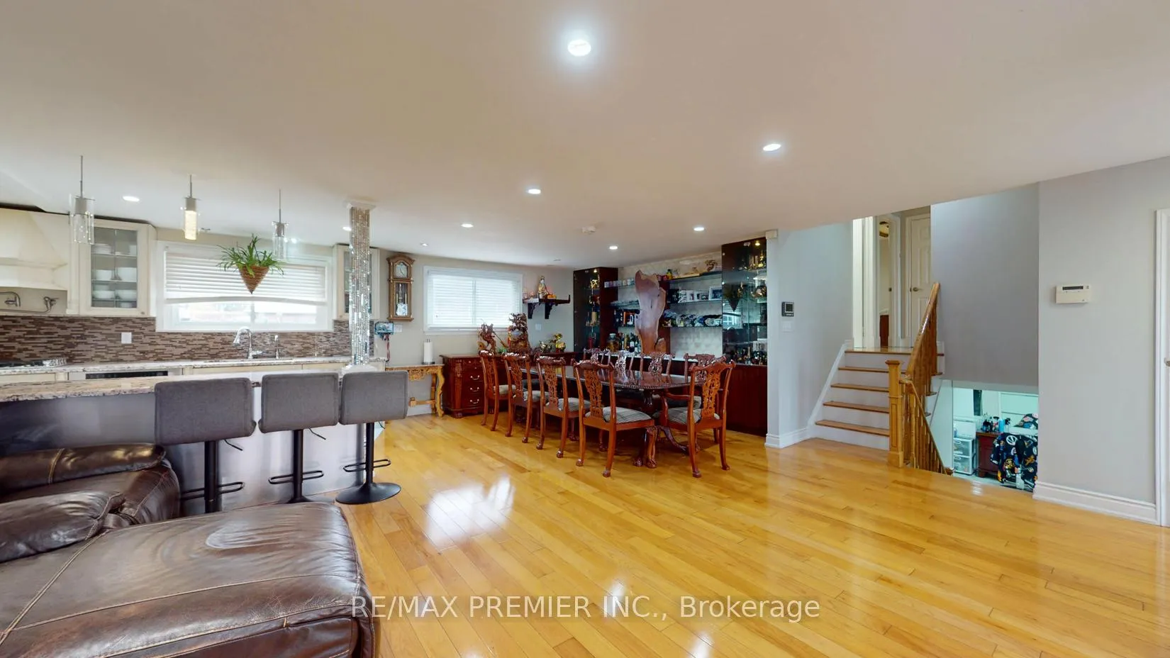 Photo 12 of 425 Balmoral Drive, Brampton, Avondale — HOMEH