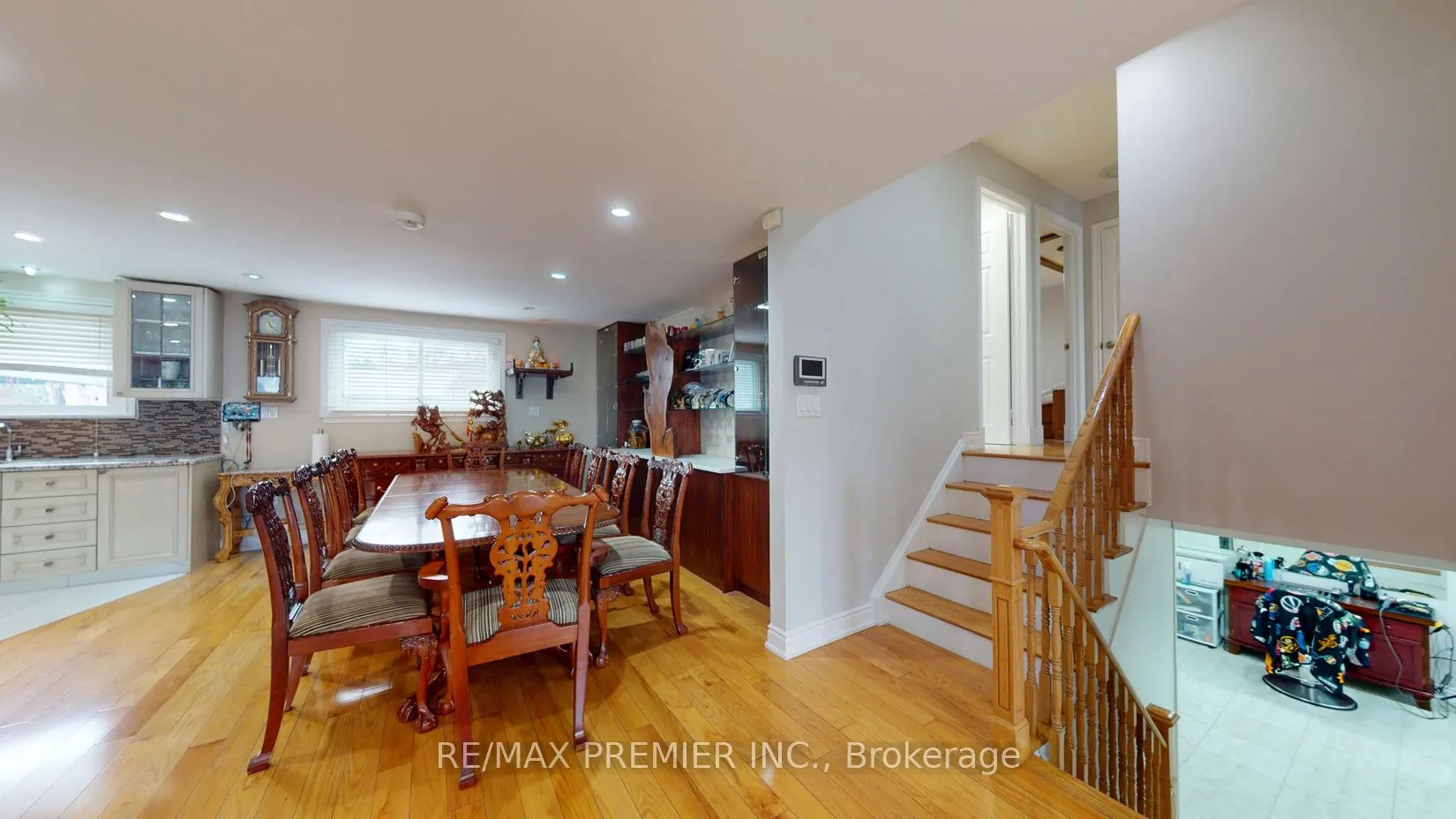 Photo 31 of 425 Balmoral Drive, Brampton, Avondale — HOMEH