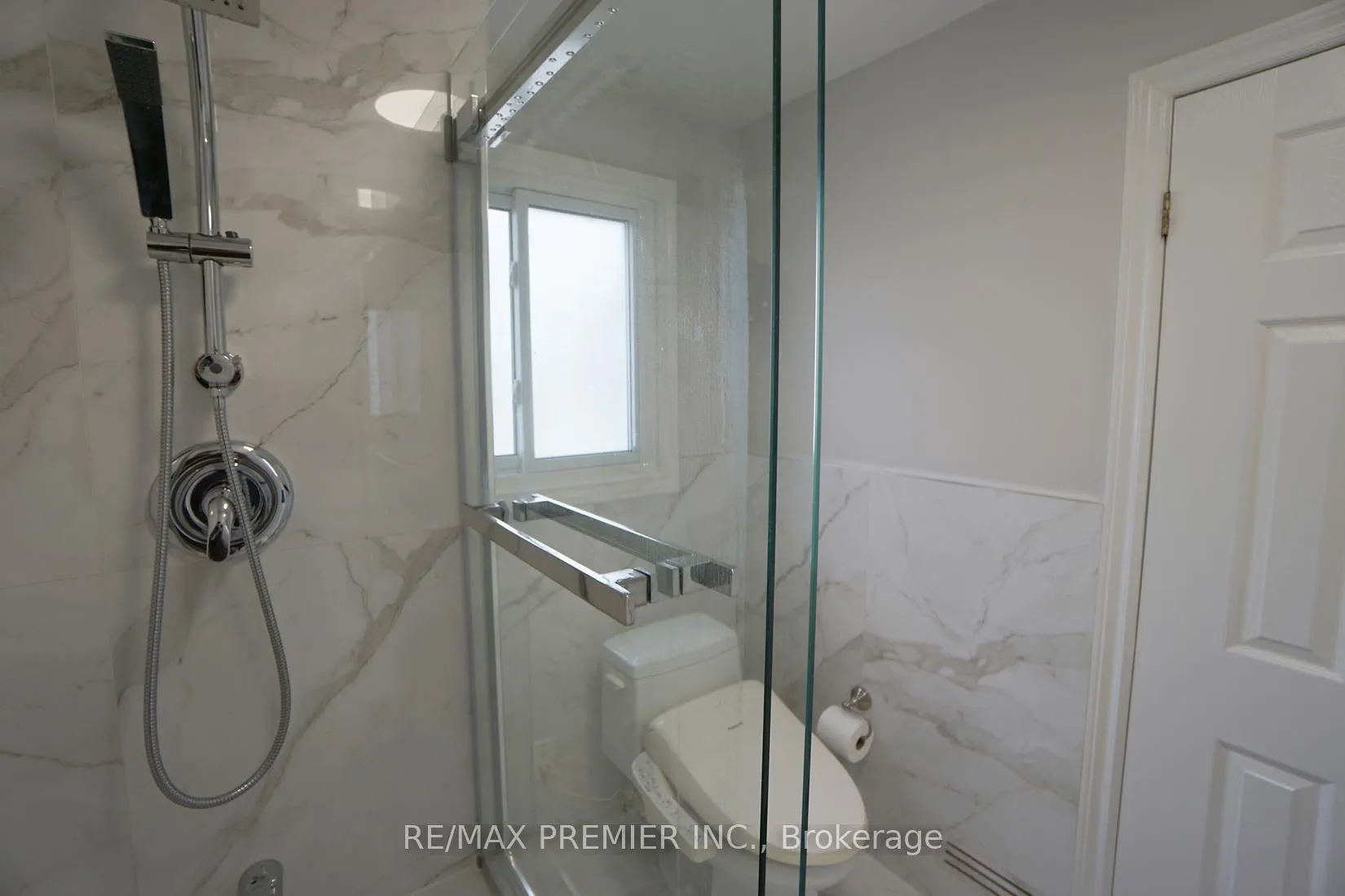 Photo 35 of 425 Balmoral Drive, Brampton, Avondale — HOMEH