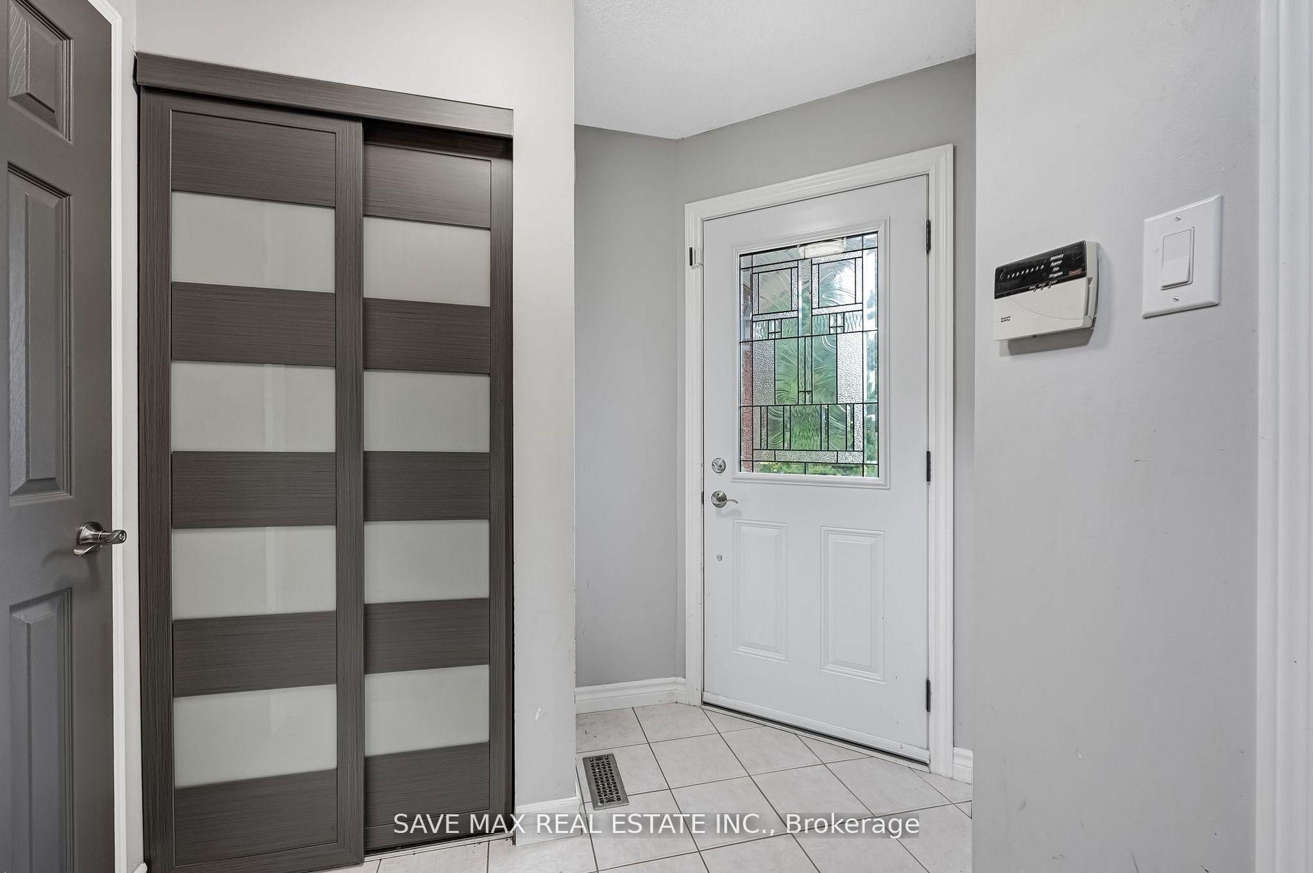 Photo 5 of 53 Smith Drive, Halton Hills, Georgetown — HOMEH