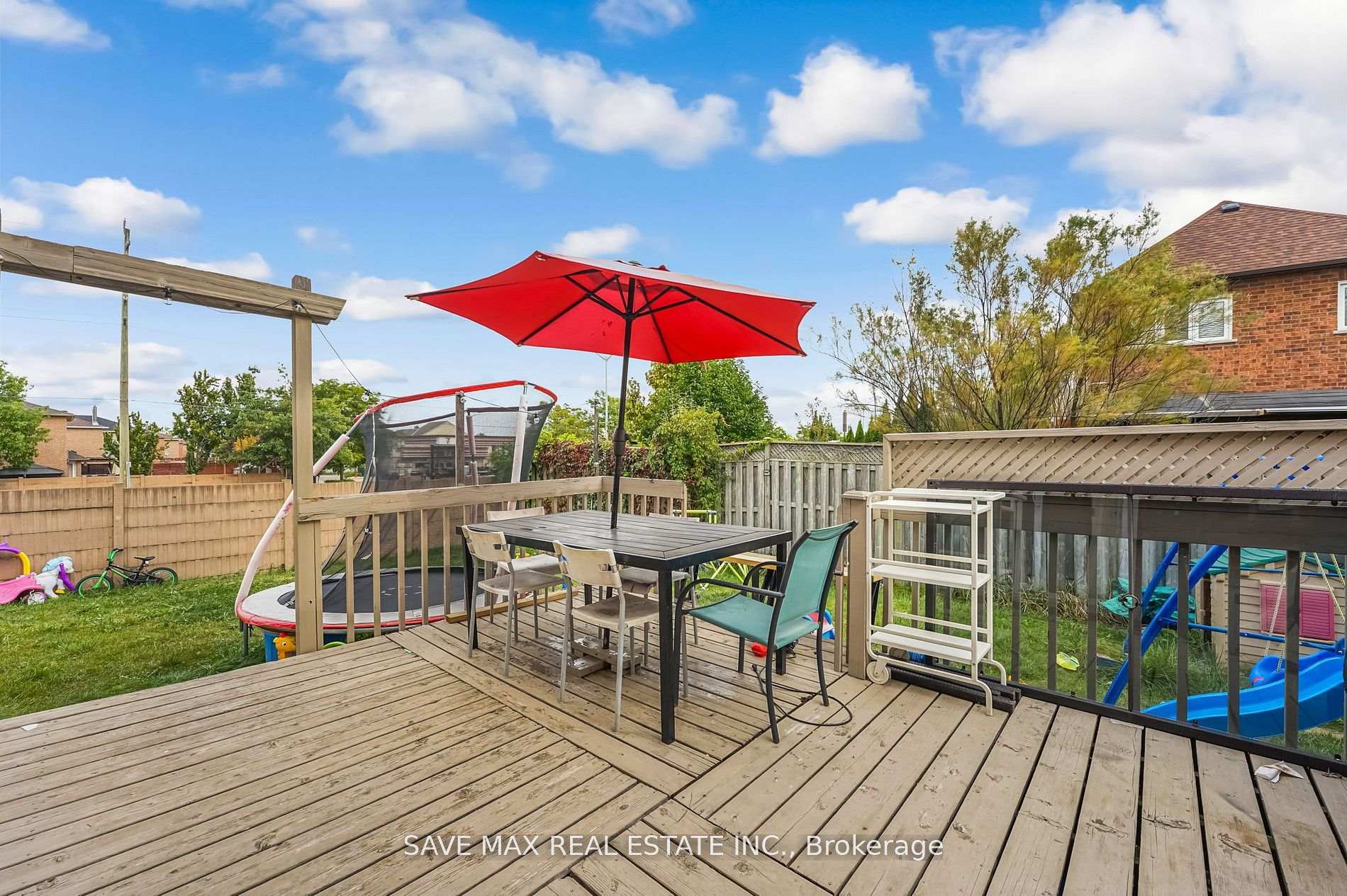Photo 37 of 53 Smith Drive, Halton Hills, Georgetown — HOMEH