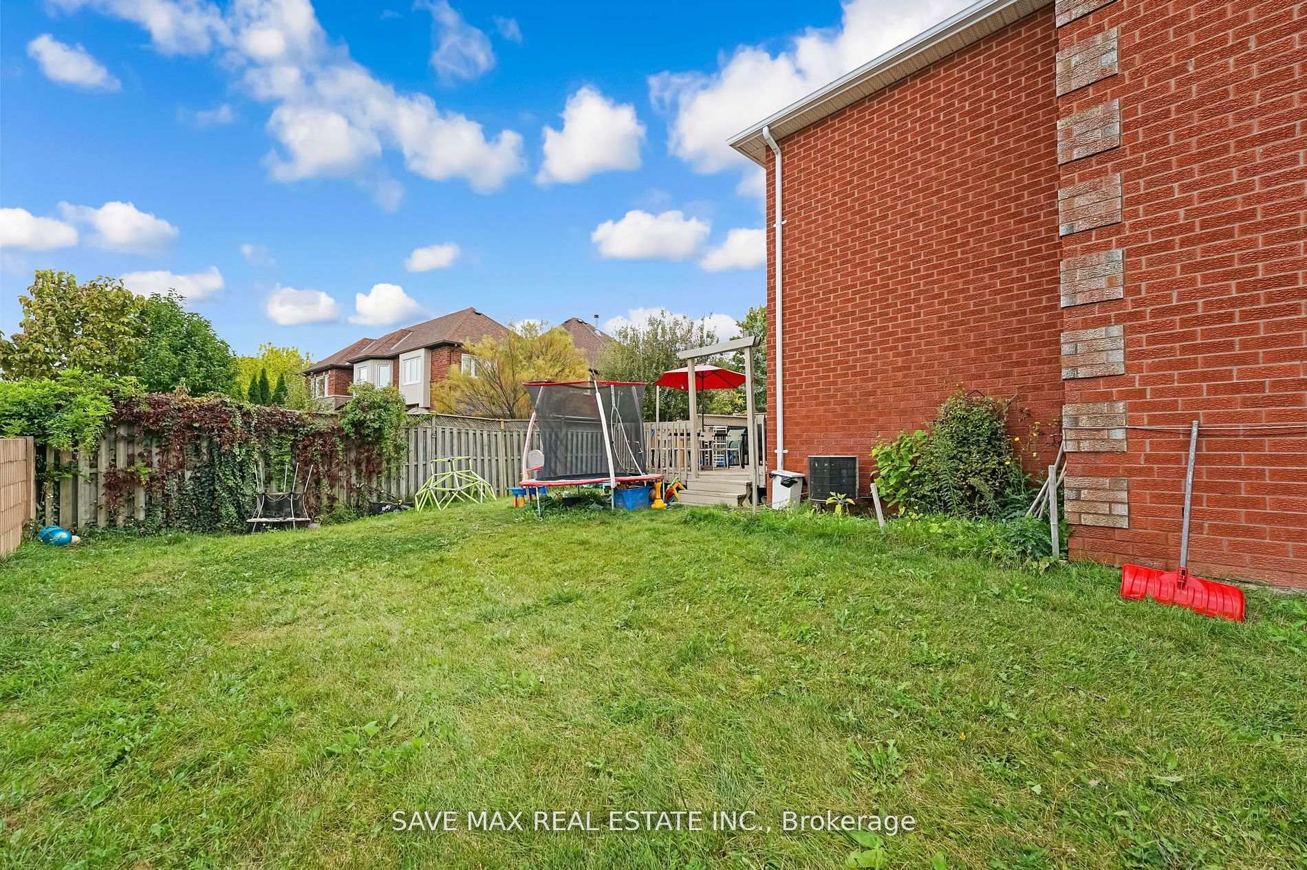 Photo 39 of 53 Smith Drive, Halton Hills, Georgetown — HOMEH