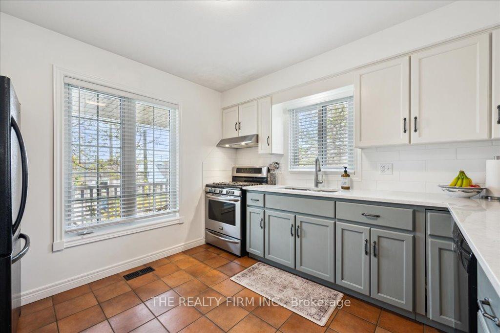 Photo 13 of 17 Cassino Avenue, Guelph, St. George's — HOMEH