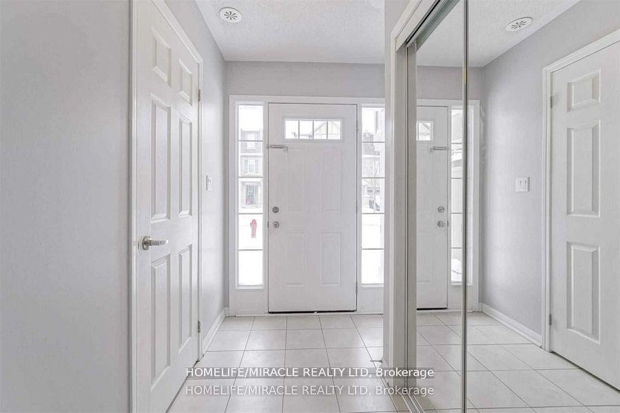 Photo 3 of 43 Colonel Frank Ching Crescent, Brampton, Fletcher's West — HOMEH