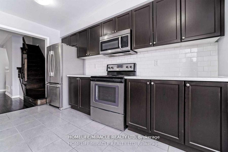 Photo 10 of 43 Colonel Frank Ching Crescent, Brampton, Fletcher's West — HOMEH