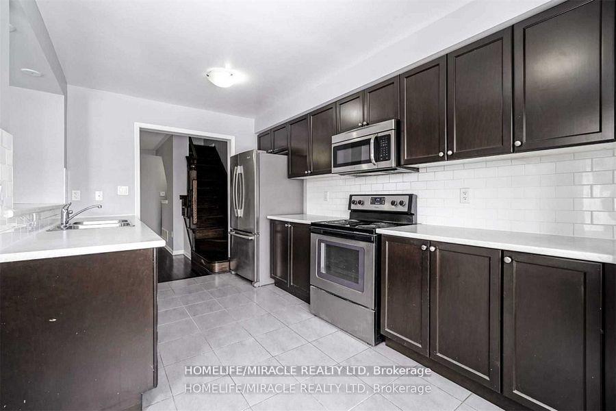 Photo 12 of 43 Colonel Frank Ching Crescent, Brampton, Fletcher's West — HOMEH
