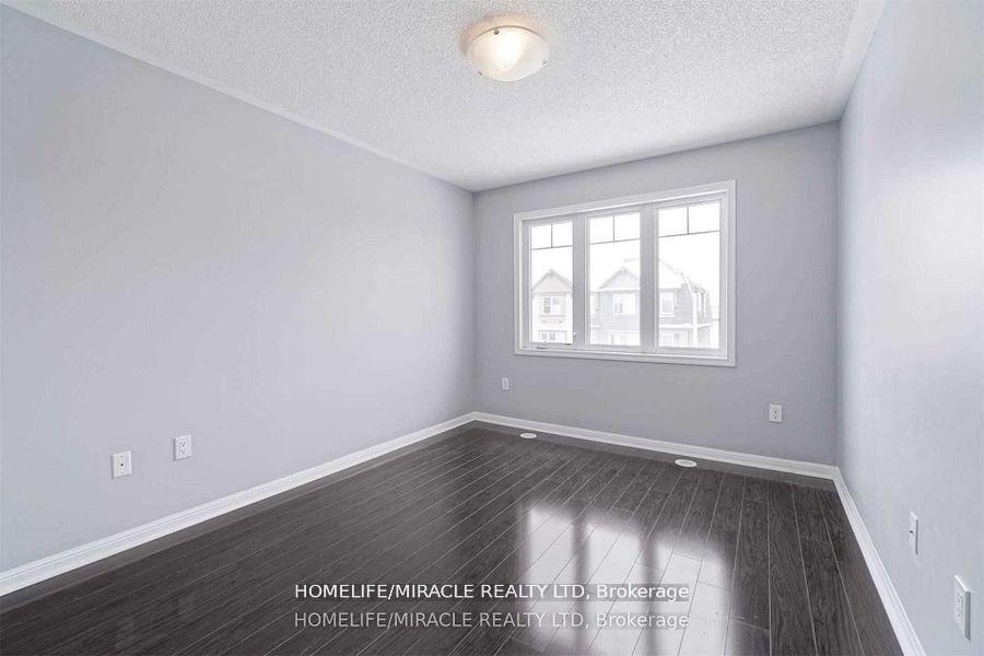 Photo 23 of 43 Colonel Frank Ching Crescent, Brampton, Fletcher's West — HOMEH