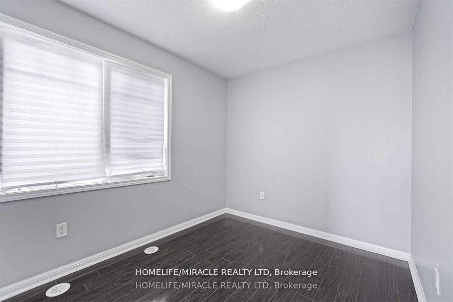 Photo 26 of 43 Colonel Frank Ching Crescent, Brampton, Fletcher's West — HOMEH