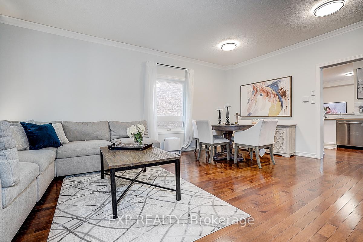 Photo 2 of 35 Luxton Avenue, Aurora, Bayview Wellington — HOMEH