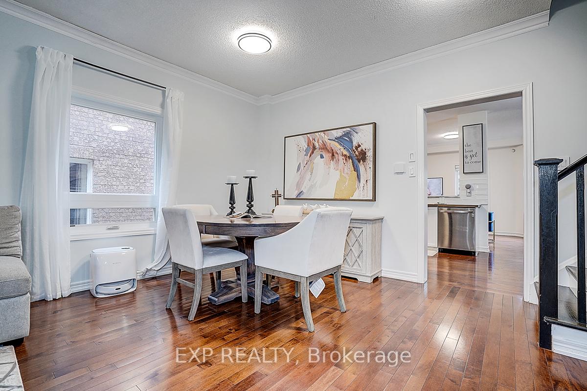 Photo 5 of 35 Luxton Avenue, Aurora, Bayview Wellington — HOMEH
