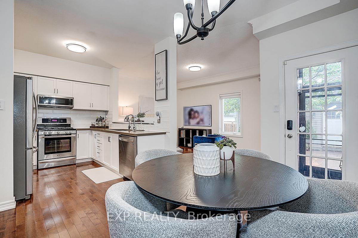 Photo 8 of 35 Luxton Avenue, Aurora, Bayview Wellington — HOMEH