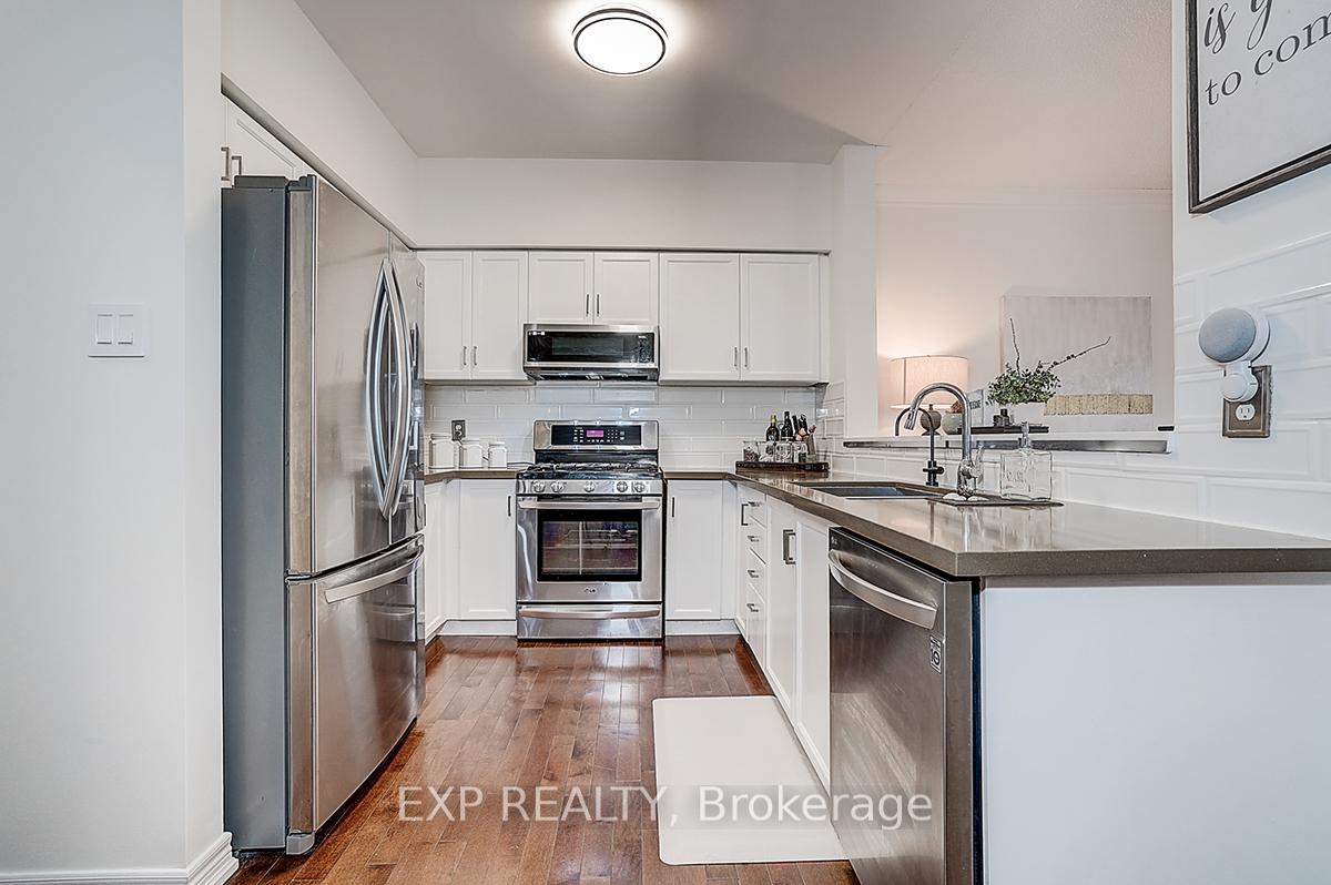 Photo 10 of 35 Luxton Avenue, Aurora, Bayview Wellington — HOMEH