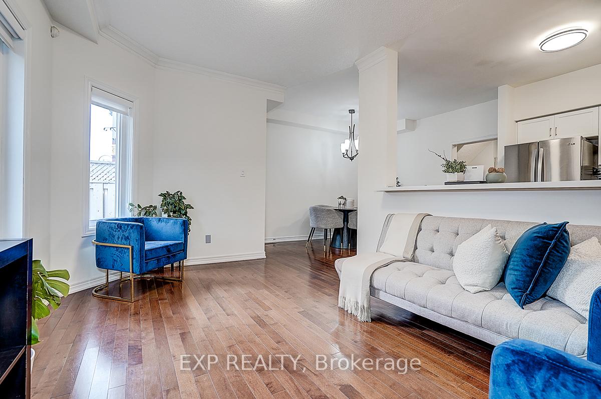 Photo 13 of 35 Luxton Avenue, Aurora, Bayview Wellington — HOMEH