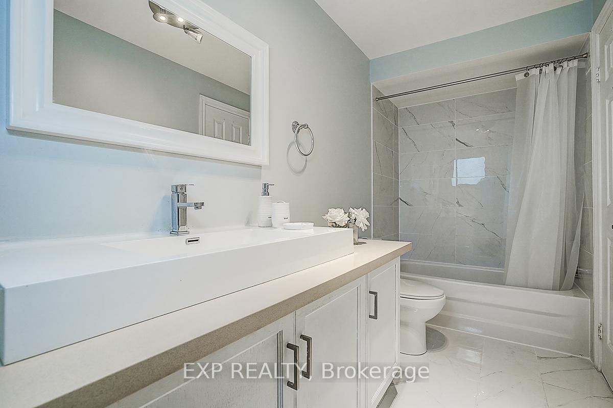 Photo 21 of 35 Luxton Avenue, Aurora, Bayview Wellington — HOMEH