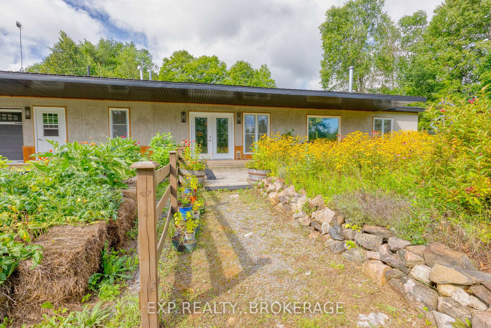 Photo 2 of 345 Bunker Hill Road, Frontenac, Frontenac South — HOMEH
