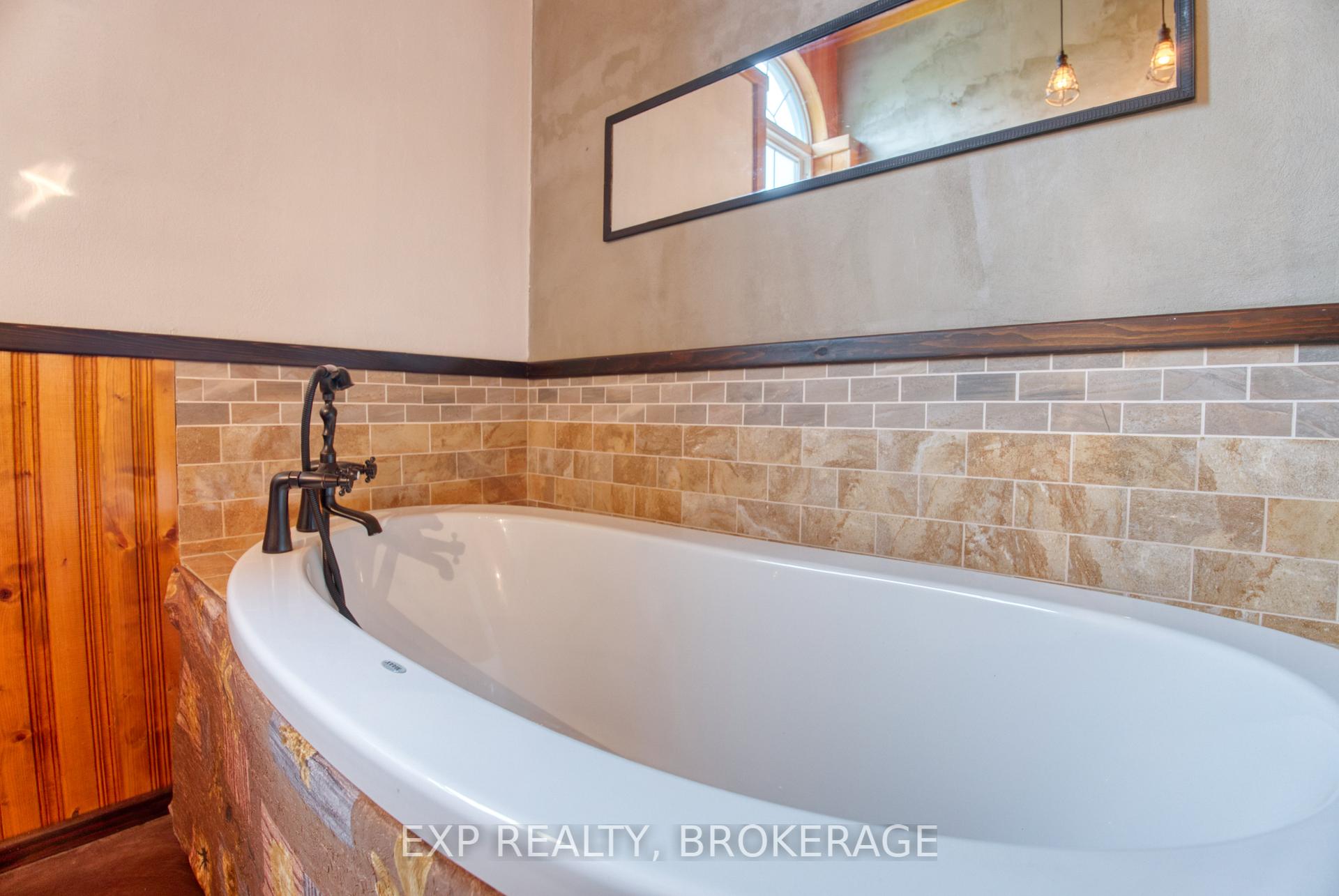 Photo 6 of 345 Bunker Hill Road, Frontenac, Frontenac South — HOMEH