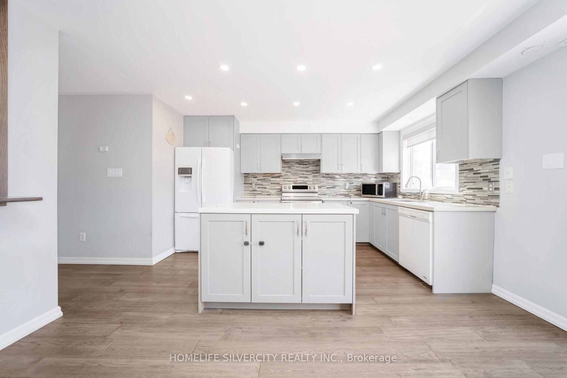 Photo 11 of 22 Frank Johnston Road, Caledon, Bolton West — HOMEH