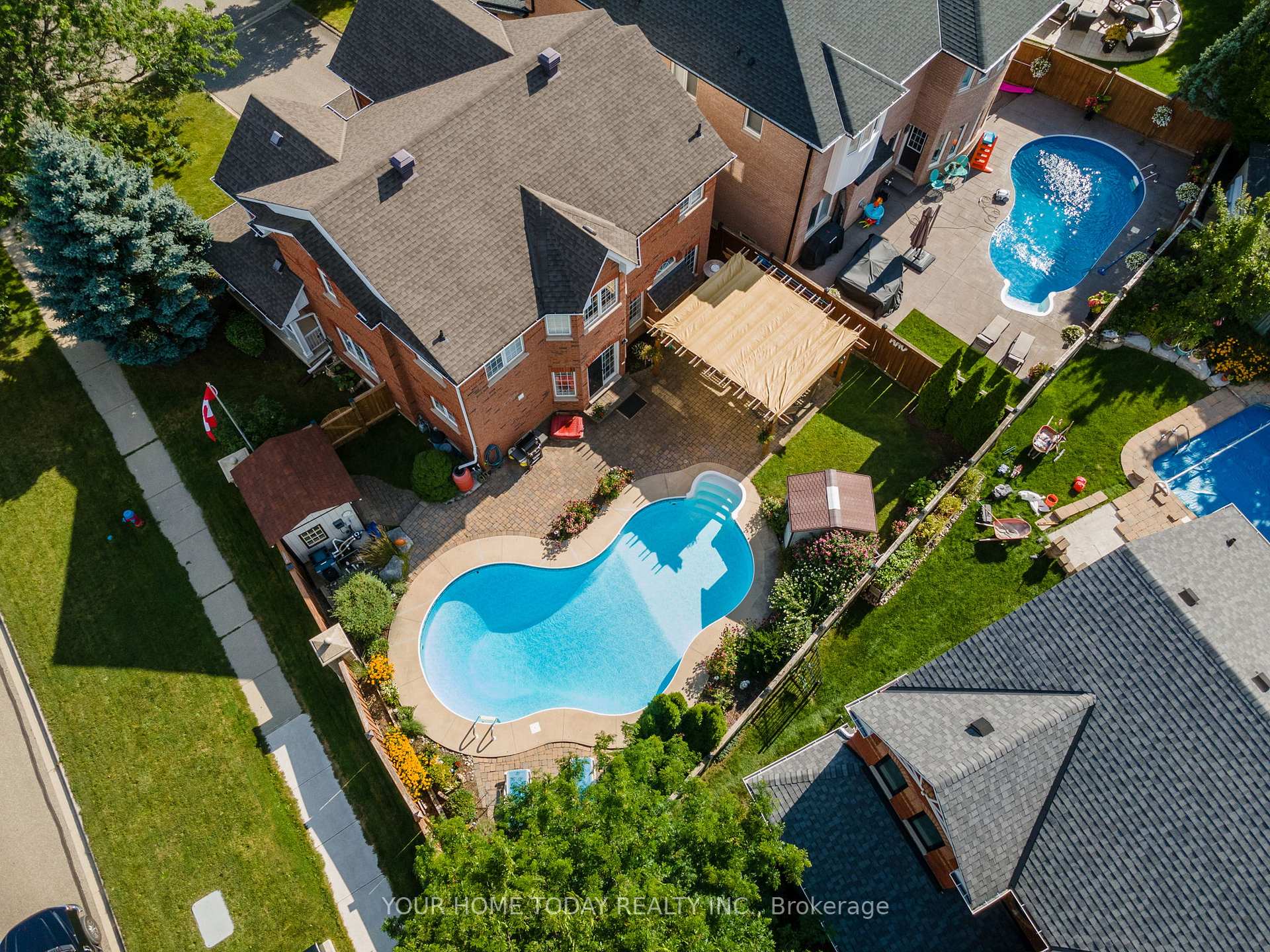 Photo 2 of 1 North Ridge Crescent, Halton Hills, Georgetown — HOMEH