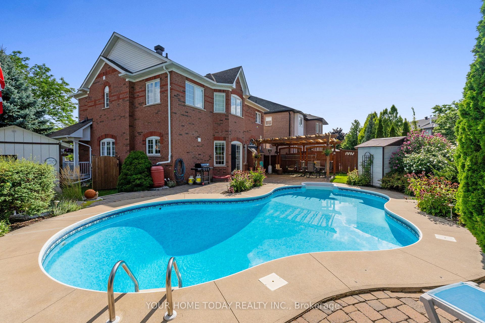 Photo 3 of 1 North Ridge Crescent, Halton Hills, Georgetown — HOMEH