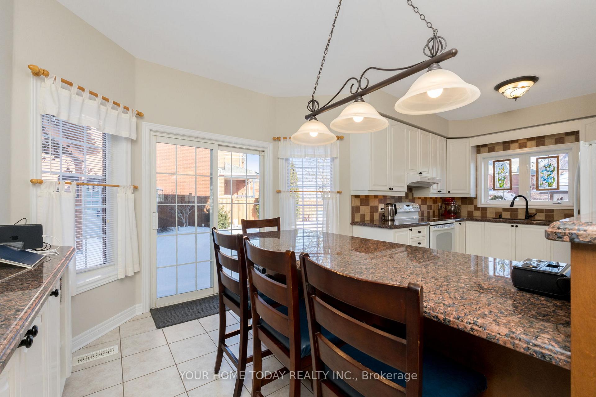 Photo 11 of 1 North Ridge Crescent, Halton Hills, Georgetown — HOMEH