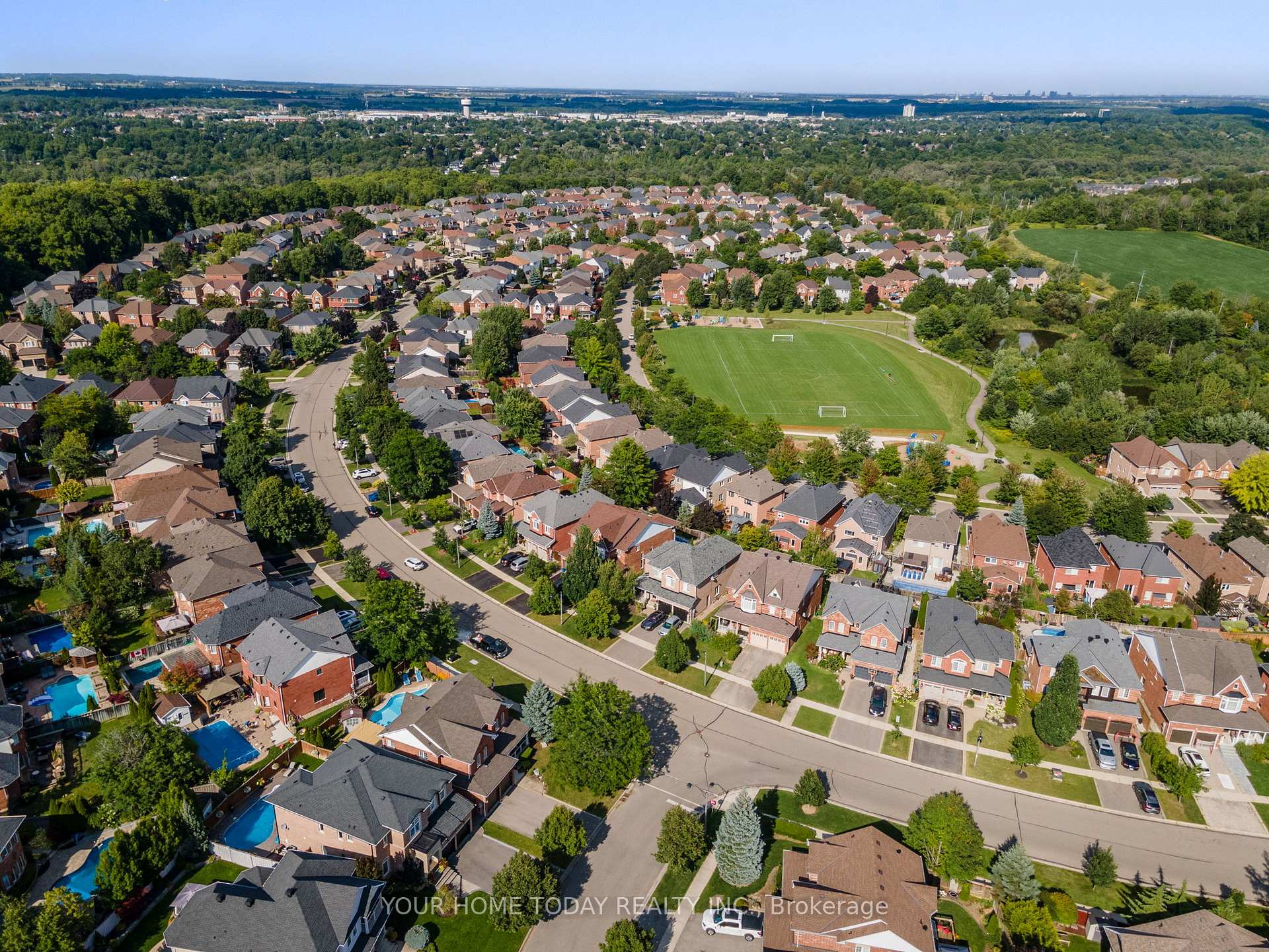 Photo 38 of 1 North Ridge Crescent, Halton Hills, Georgetown — HOMEH